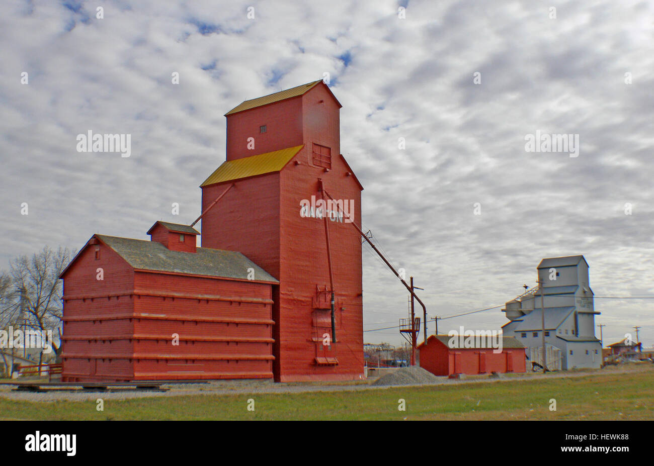 Il caratteristico schema di colore arancione e giallo degli ascensori Pioneer fu introdotto nel 1962, progettato dalla signora Pat Cruikshank, moglie dell'ingegnere dell'azienda Claude C. Cruikshank. I colori sono diventati rapidamente una caratteristica distintiva del marchio. Foto Stock