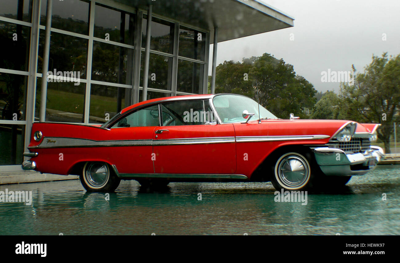 Il Plymouth Fury fu un automobile fatta dal Plymouth divisione della Chrysler Corporation dal 1956 al 1978. La furia è stato introdotto come un premio di prezzo modello alone (produzione di una vettura progettata per mostrare i talenti e le risorse di una società del settore automotive, con l'intento di attirare i consumatori nel loro show room). Foto Stock