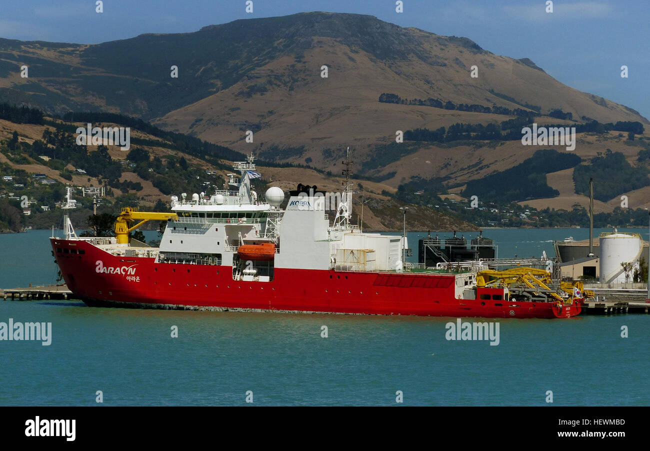 ARAON è un contenitore rompighiaccio all'avanguardia progettato per la ricerca polare. Dotato di strumenti di ricerca avanzati, svolge un ruolo cruciale nell'esplorazione polare e negli studi scientifici in campi come la geofisica, la biologia e l'oceanografia, segnando una pietra miliare significativa nei contributi della Corea al progresso scientifico globale. Foto Stock
