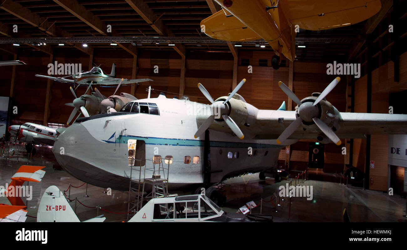 L'idrovolante Solent Mark IV, l'ultimo del suo genere, fu utilizzato per il turismo lungo la "Coral Route" prima che il suo servizio terminasse nel 1960. Ora parte della sala espositiva dell'aviazione del MOTAT ad Auckland, il Solent è in fase di restauro per la conservazione. Foto Stock