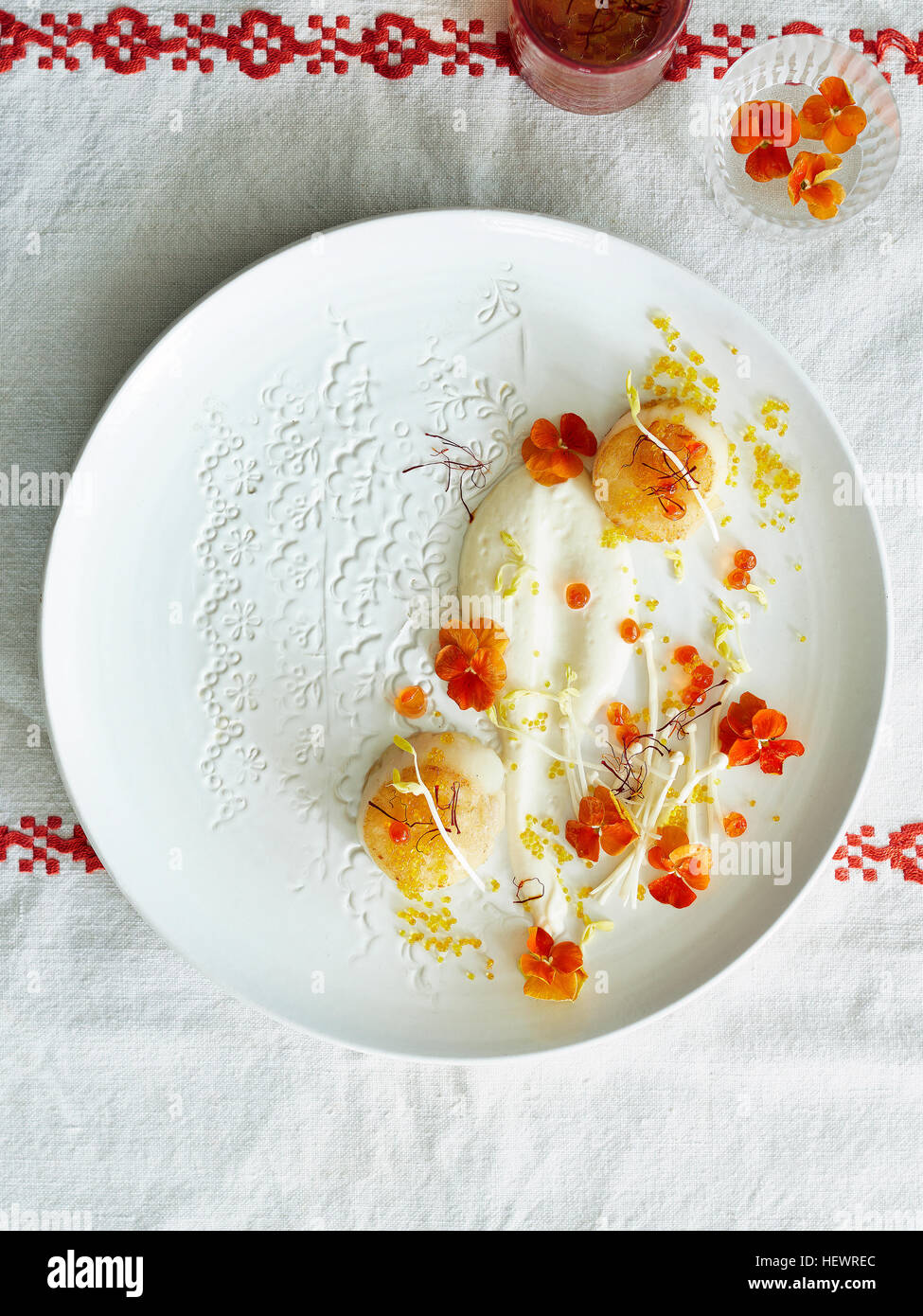 Delicato nouvelle cuisine piatto Foto Stock