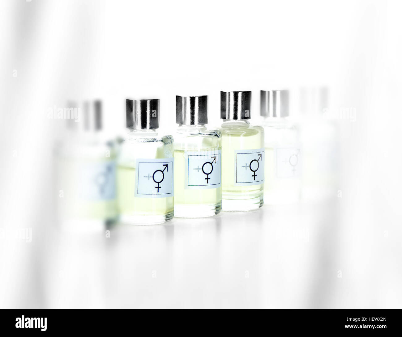 Concetto di immagine per 3 persona IVF ricerca medica approvato per il Regno Unito - Dicembre 2016 - per sostituire genetiche identificati difetti di nascita con donatrice femminile XX Foto Stock