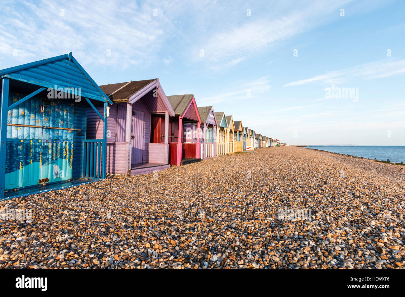 Fila Di Inglese Spiaggia Tradizionali Capanne A Herne Bay