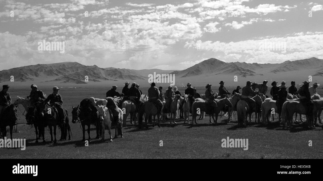 Cavalieri vicino Jargalant, Arkhangai, Mongolia Foto Stock