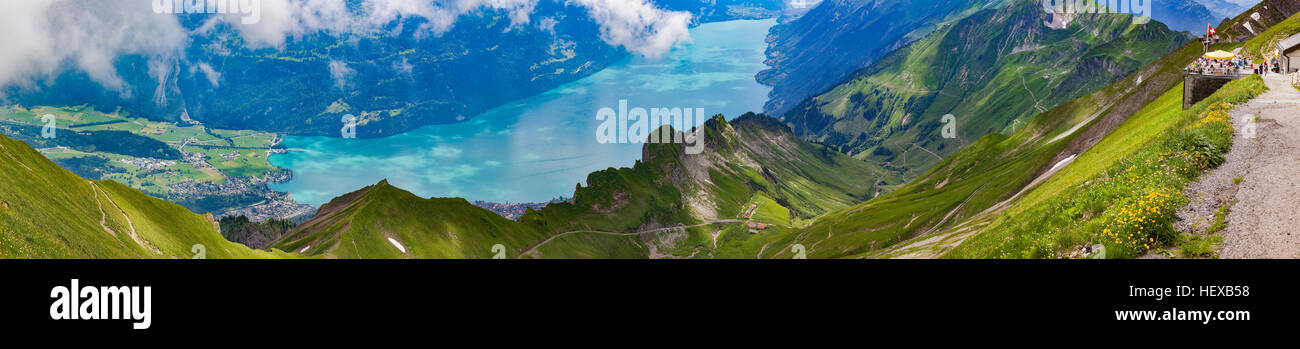 Vista panoramica del fiume nella valle, Brienzer Rothorn, Oberland bernese, Svizzera Foto Stock