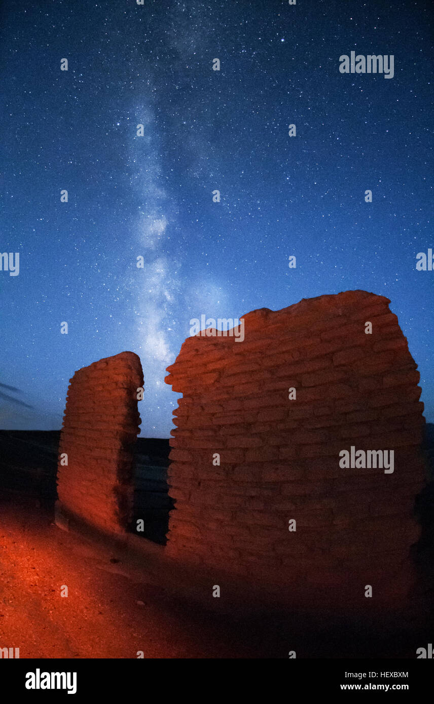 Armonia borace opere rovine, con la Via Lattea, Death Valley, California Foto Stock