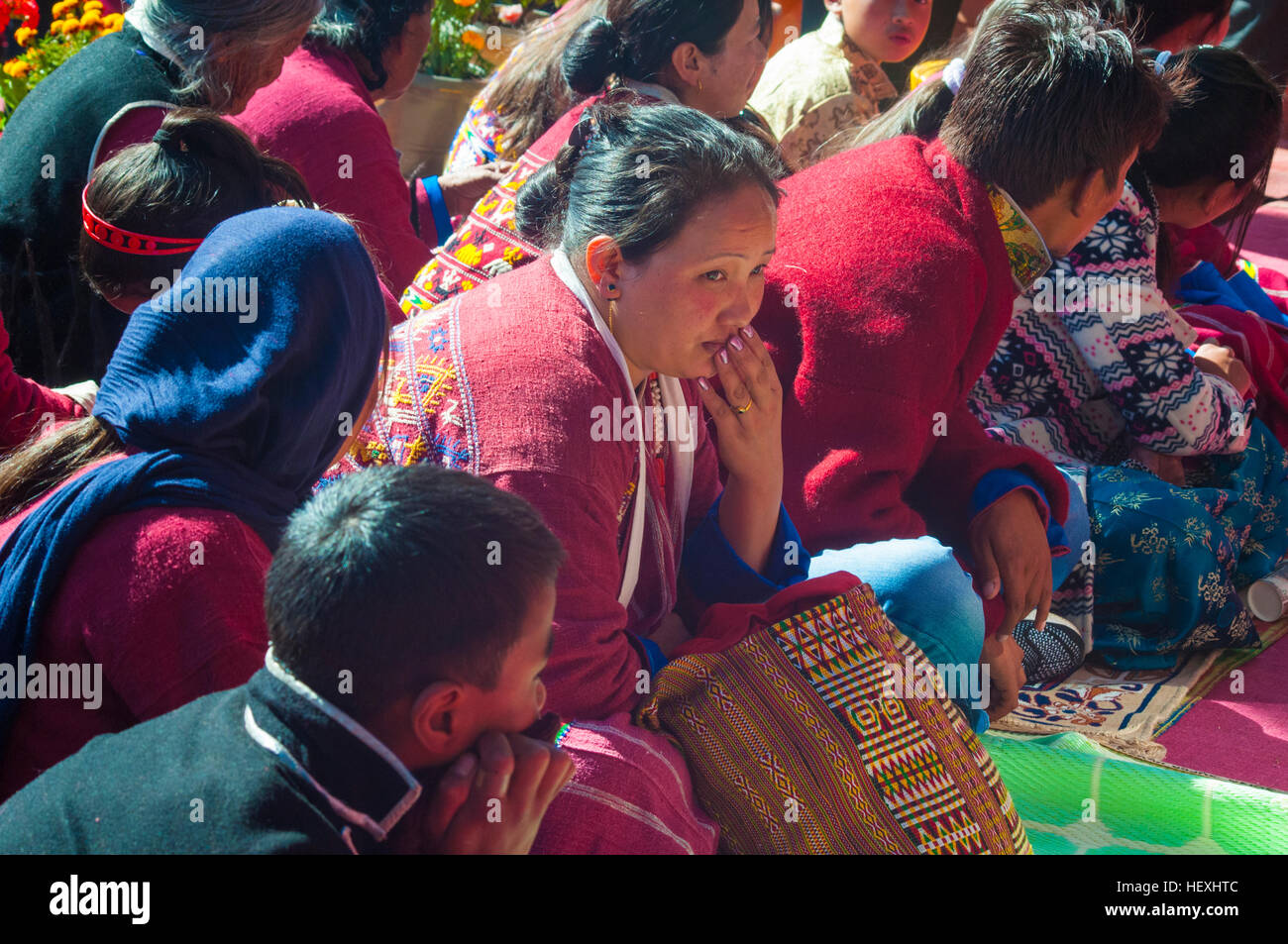 Monpa popolo di tawang partecipare a un raduno di onorare la visita del diciassettesimo Karmapa Lama, un esilio tibetano Foto Stock