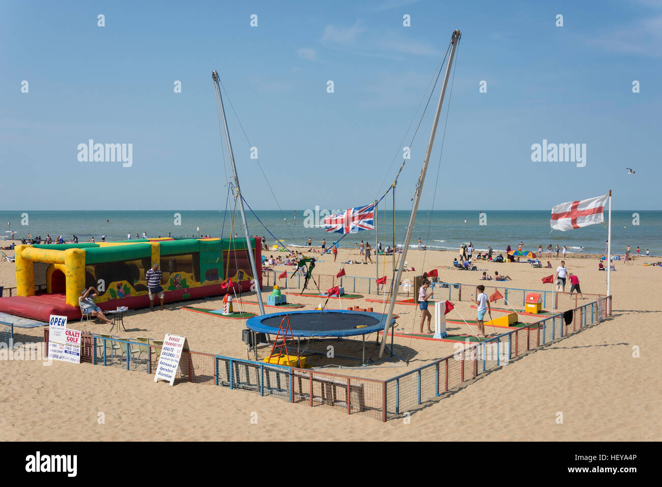 Area giochi per bambini in Margate Beach, Margate, Kent, England, Regno Unito Foto Stock