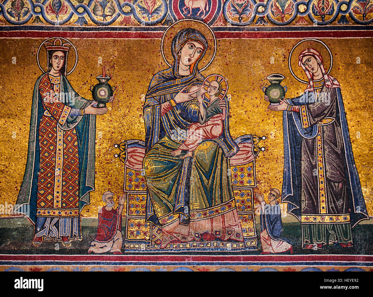 Mosaici nell'abside della chiesa di Santa Maria in Trastevere. Trastevere, Roma Foto Stock
