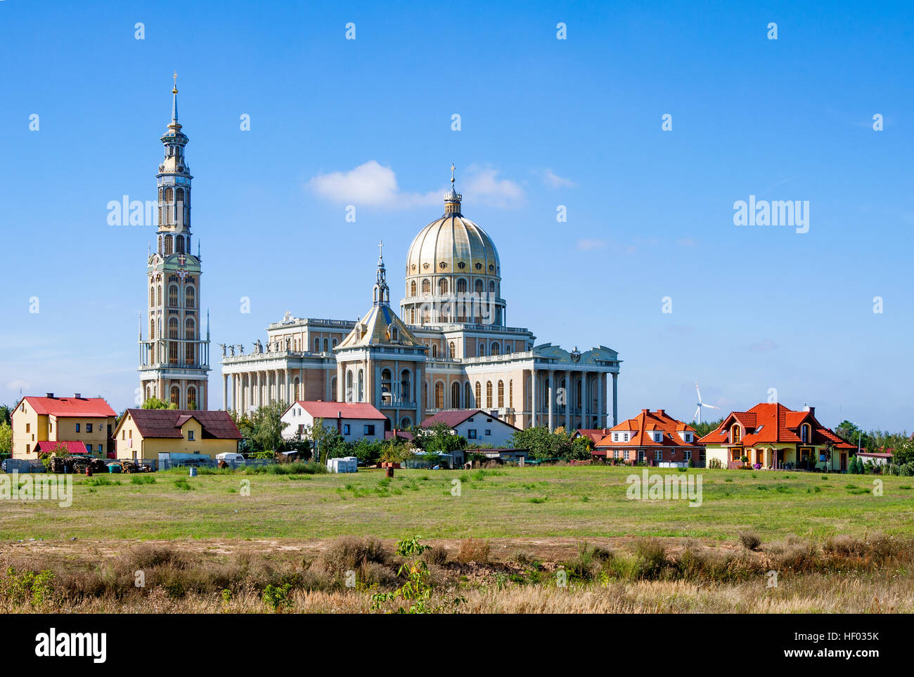 Santuario e Basilica di Nostra Signora dei Dolori, Regina della Polonia, il lichen. La più grande chiesa in Polonia. Foto Stock