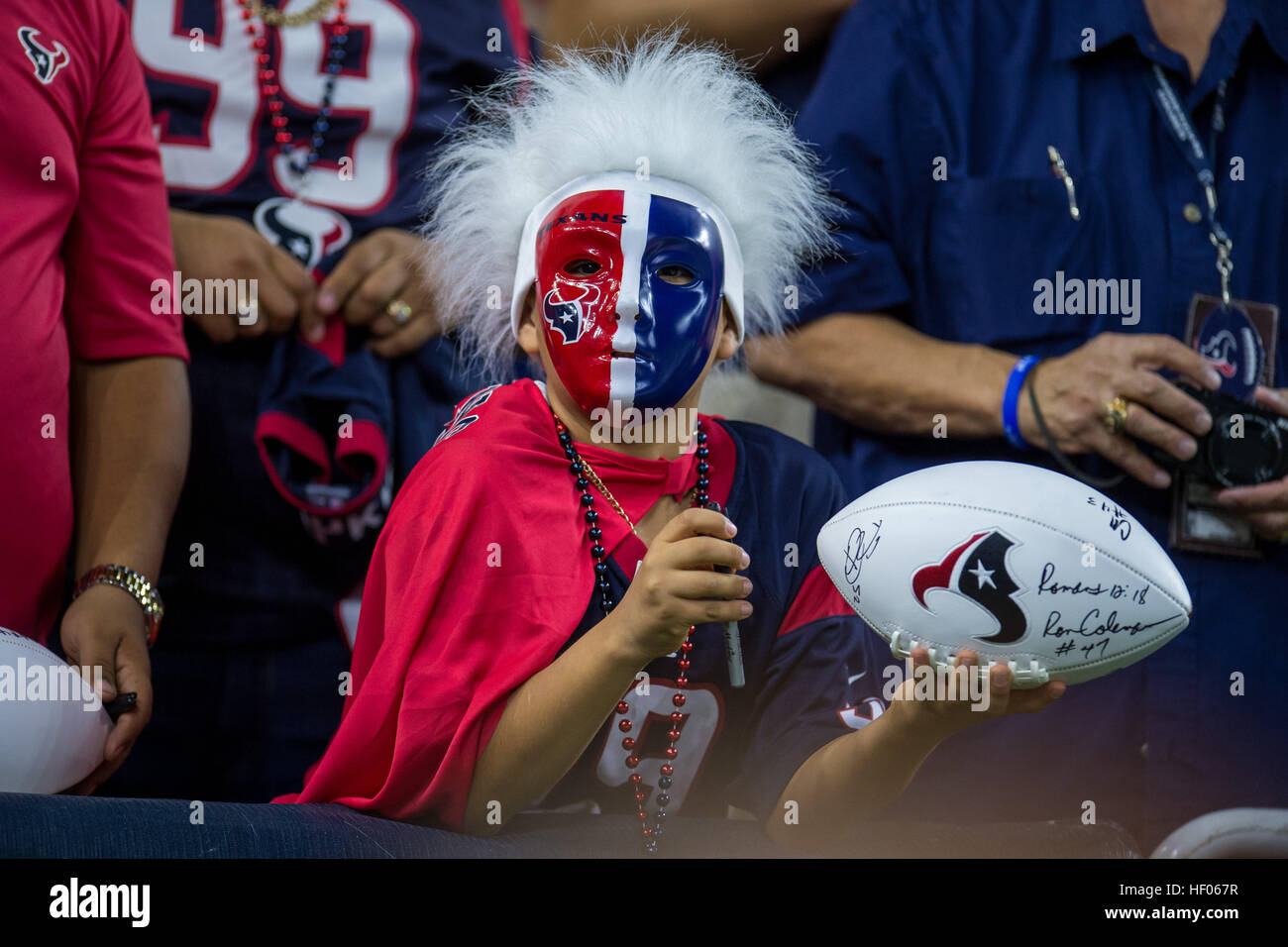 Houston, Texas, Stati Uniti d'America. 24 dicembre, 2016. A Houston Texans ventilatore prima di un gioco di NFL tra Houston Texans e Cincinnati Bengals a NRG Stadium di Houston, TX su dicembre 24th, 2016. © Trask Smith/ZUMA filo/Alamy Live News Foto Stock
