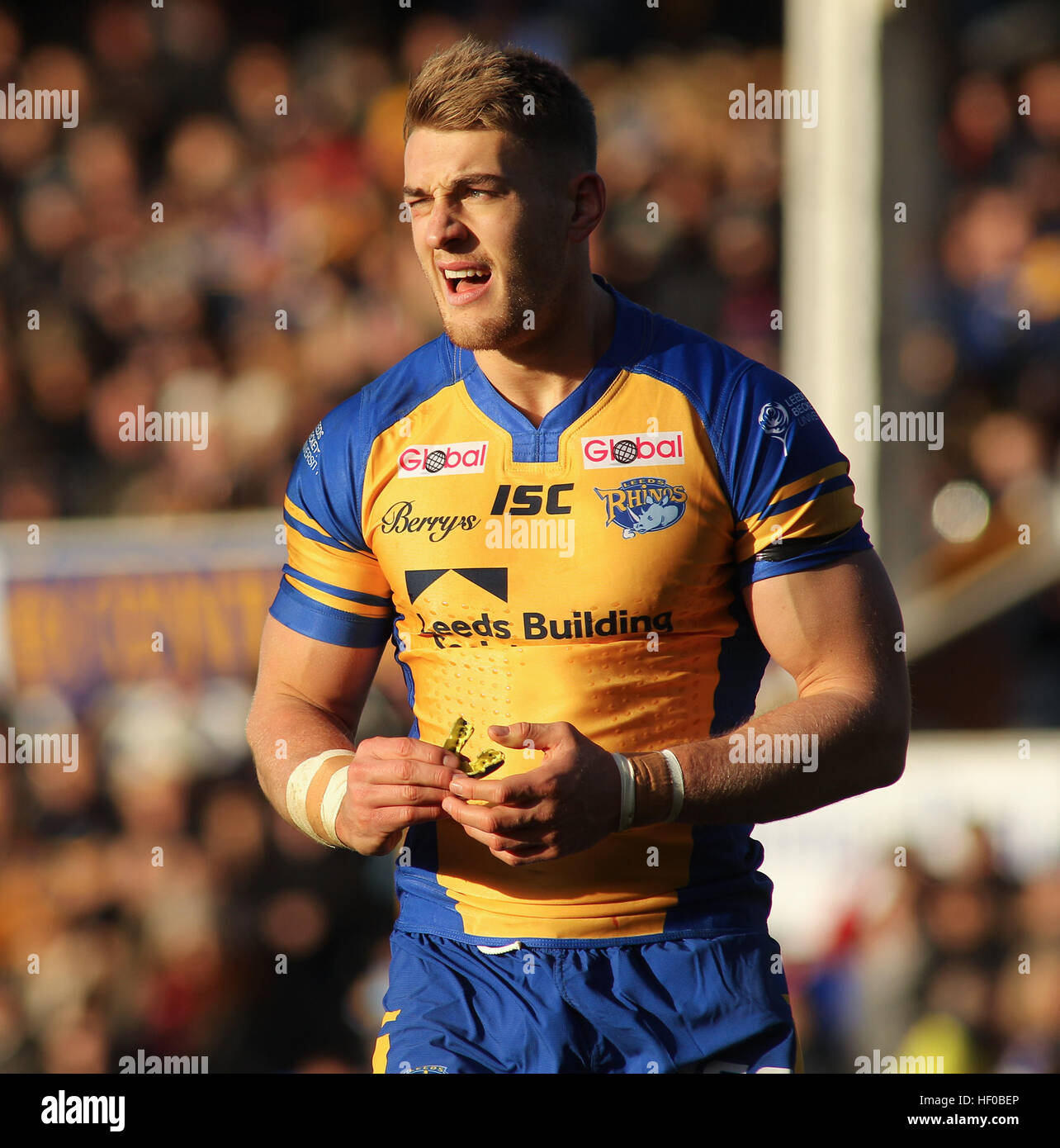Carniege Headingley Stadium, Leeds, Regno Unito 26 dicembre 2016. Leeds Rhinos vs Wakefield Trinity Super League Pre- Stagione 2017 Friendly. x di Leeds rinoceronti in attacco contro x di Wakefield Trinity ©Stephen Gaunt/Touchlinepics.com/Alamy Live News Foto Stock