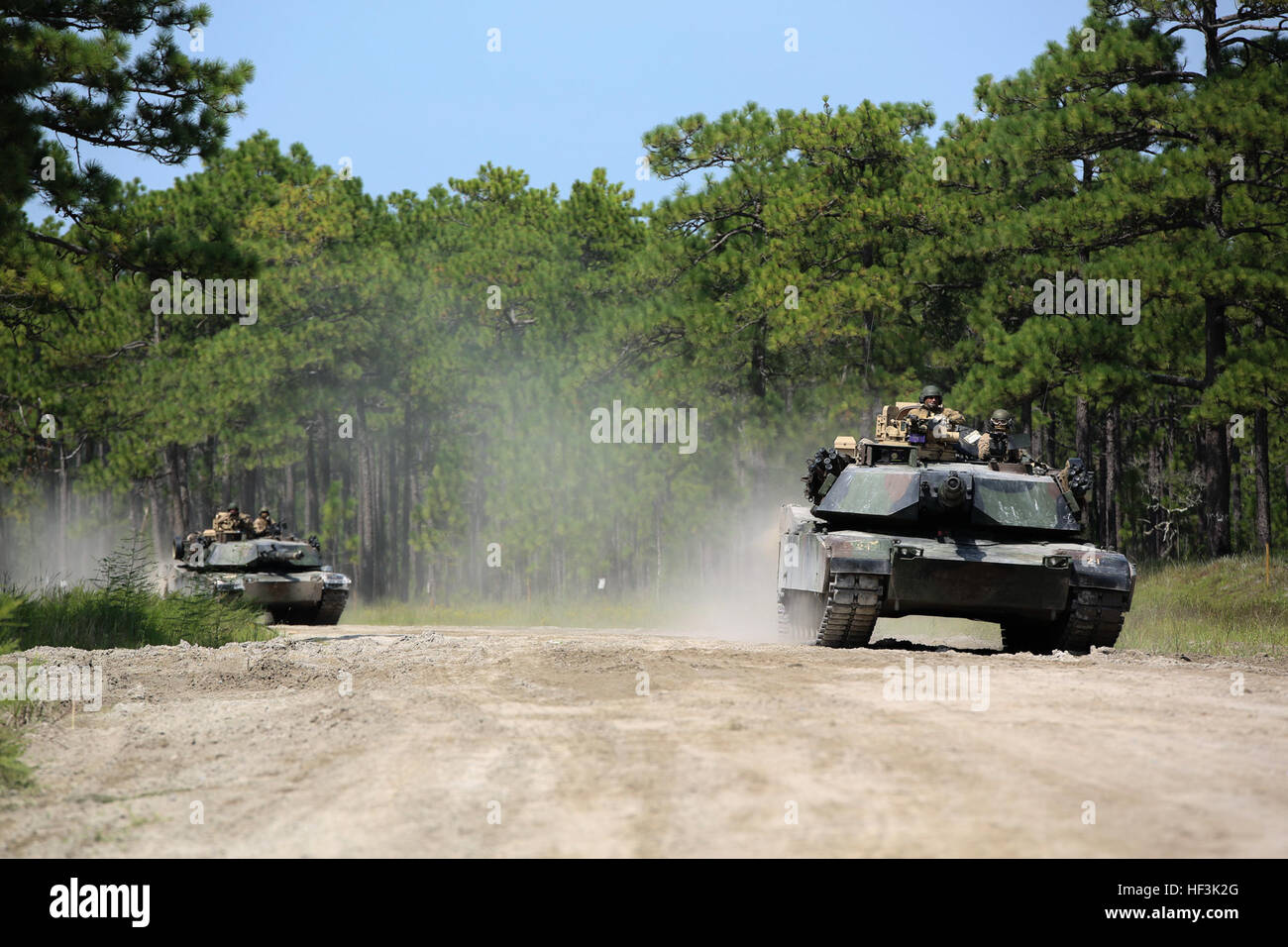 I marines delle compagnie Alpha e Golf conducono un'esercitazione combinata sul campo a LZ Dodo, Camp Lejeune, per prepararsi alle prossime esercitazioni integrate a Twentynine Palms. Foto Stock