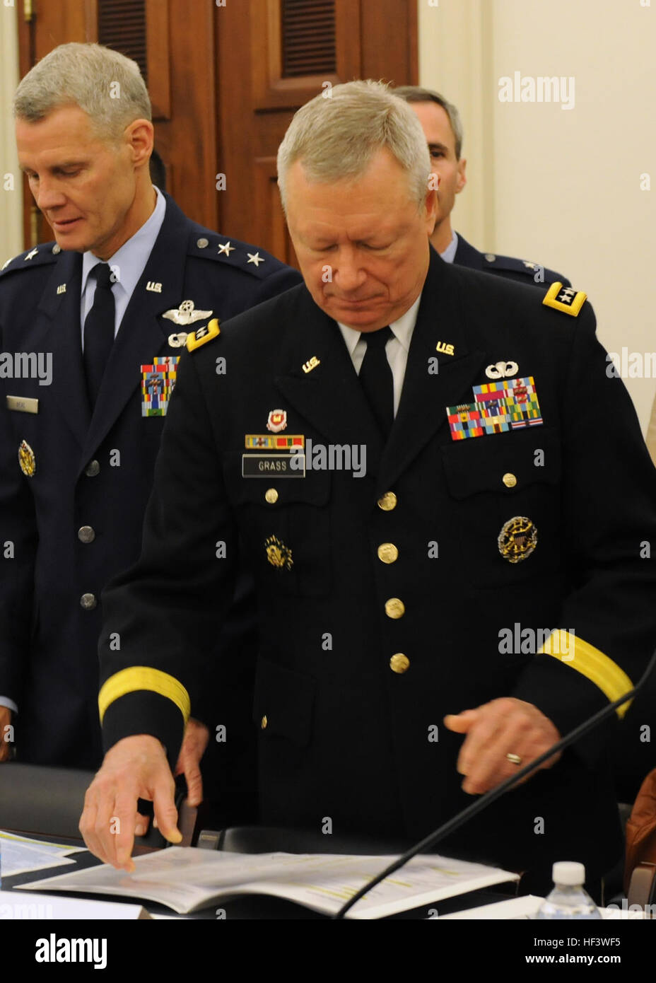 Capo dell'esercito riserva Jeffrey W. Talley; Air National Guard Direttore Il Mag. Gen. Brian Neal; esercito gen. Frank erba, capo della Guardia Nazionale Ufficio di presidenza; e l esercito nazionale direttore di guardia Timoteo Kadavy parlare prima di un'audizione sulla postura della Guardia Nazionale e Riserva prima casa stanziamenti sottocomitato del comitato per la difesa, a Washington D.C., Marzo 22, 2016. (U.S. Esercito nazionale Guard photo by Staff Sgt. Michelle Gonzalez)(rilasciato) 160322-Z-CD688-025 (25992070685) Foto Stock