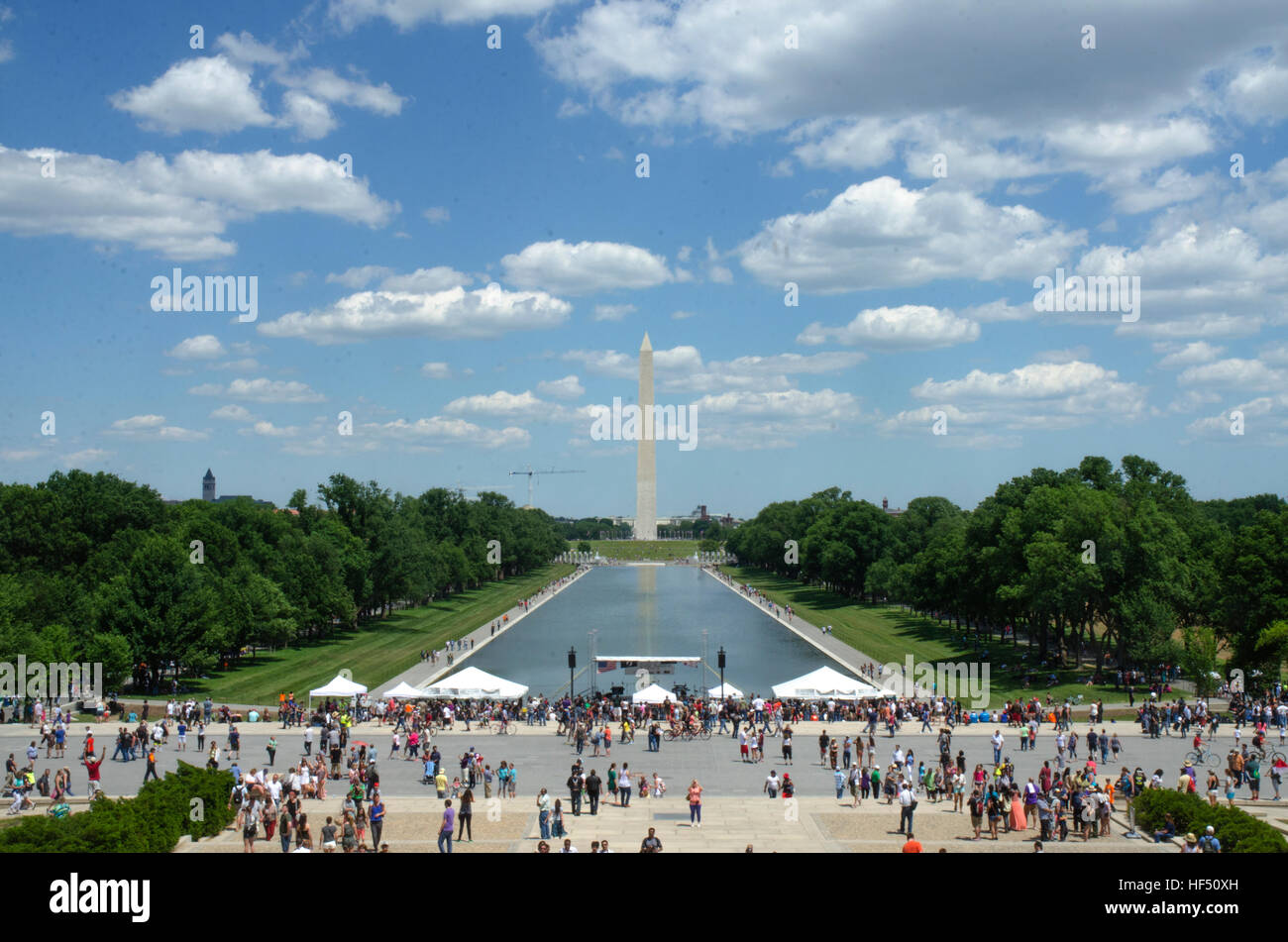 Il Monumento a Washington e il Pool riflettente visto dal Lincoln Memorial a Washington DC. Foto Stock