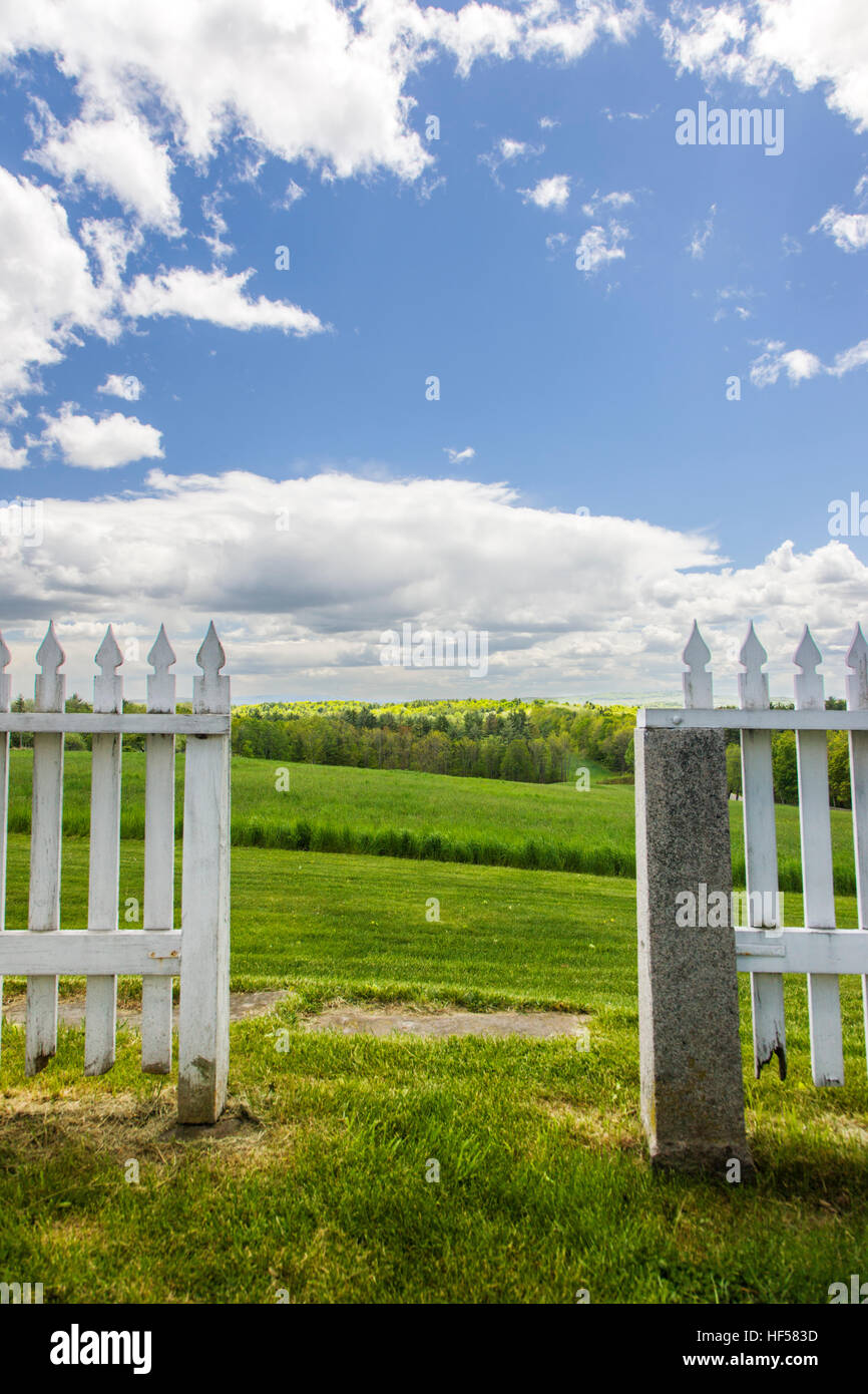 Gate, recinzione, giardini, campagna, Canterbury Shaker Village; Canterbury; New Hampshire; USA Foto Stock