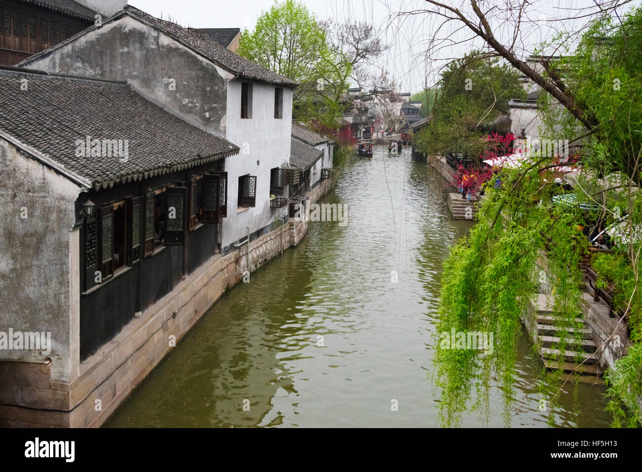 Casa Tradizionale lungo il Canal Grande, Nanxun antica Città, Provincia dello Zhejiang, Cina Foto Stock