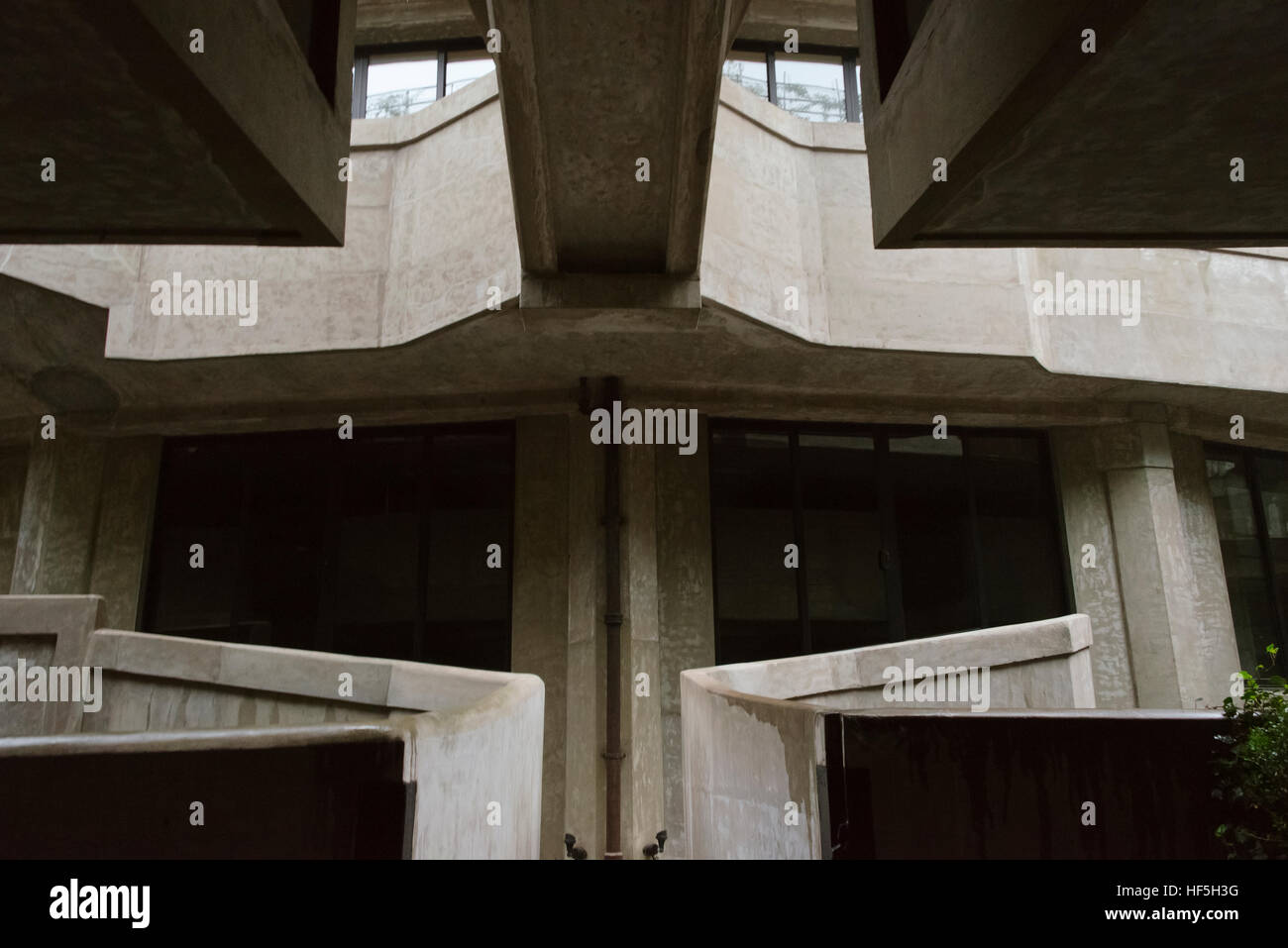 All'interno di 1933 Laochangfang, un macello costruito nel 1933 che è convertito in spazio commerciale e galleria, Shanghai, Cina Foto Stock
