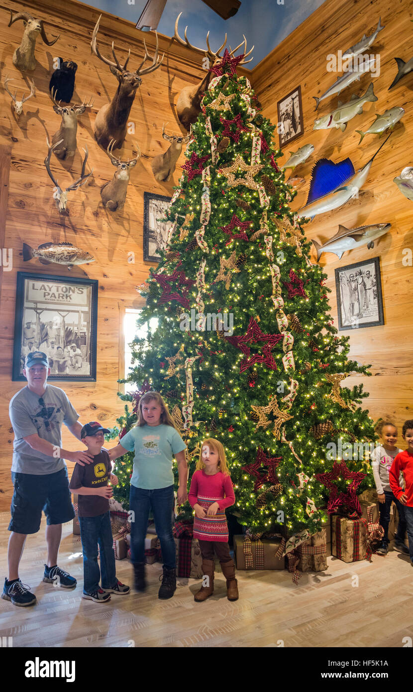 Grande apertura di Bass Pro Shops Centro Sportivo Gainesville, Florida specializzata in tutte le cose all'aperto e attività correlate. Foto Stock