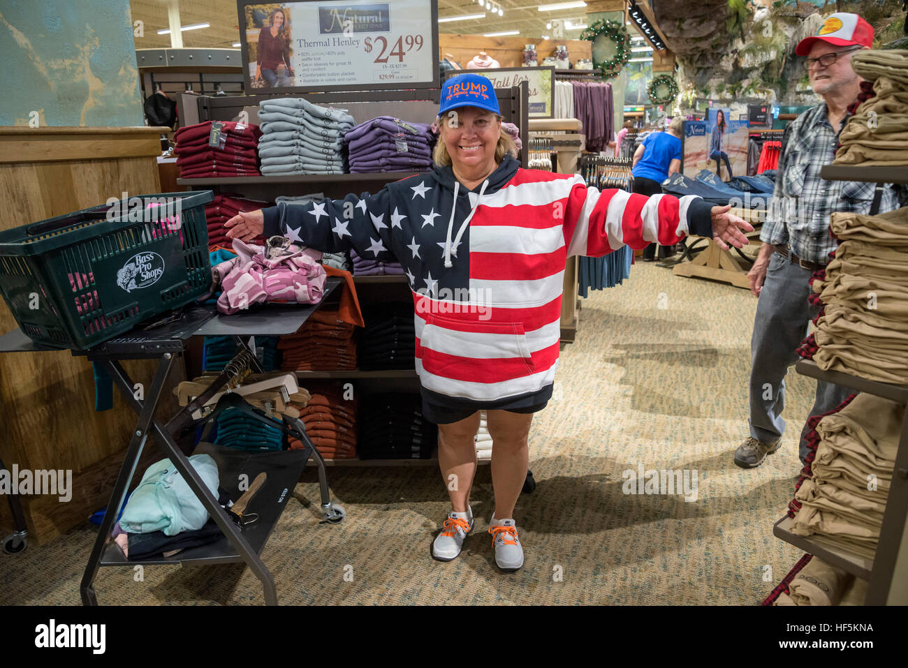 Grande apertura di Bass Pro Shops Centro Sportivo Gainesville, Florida specializzata in tutte le cose all'aperto e attività correlate. Foto Stock