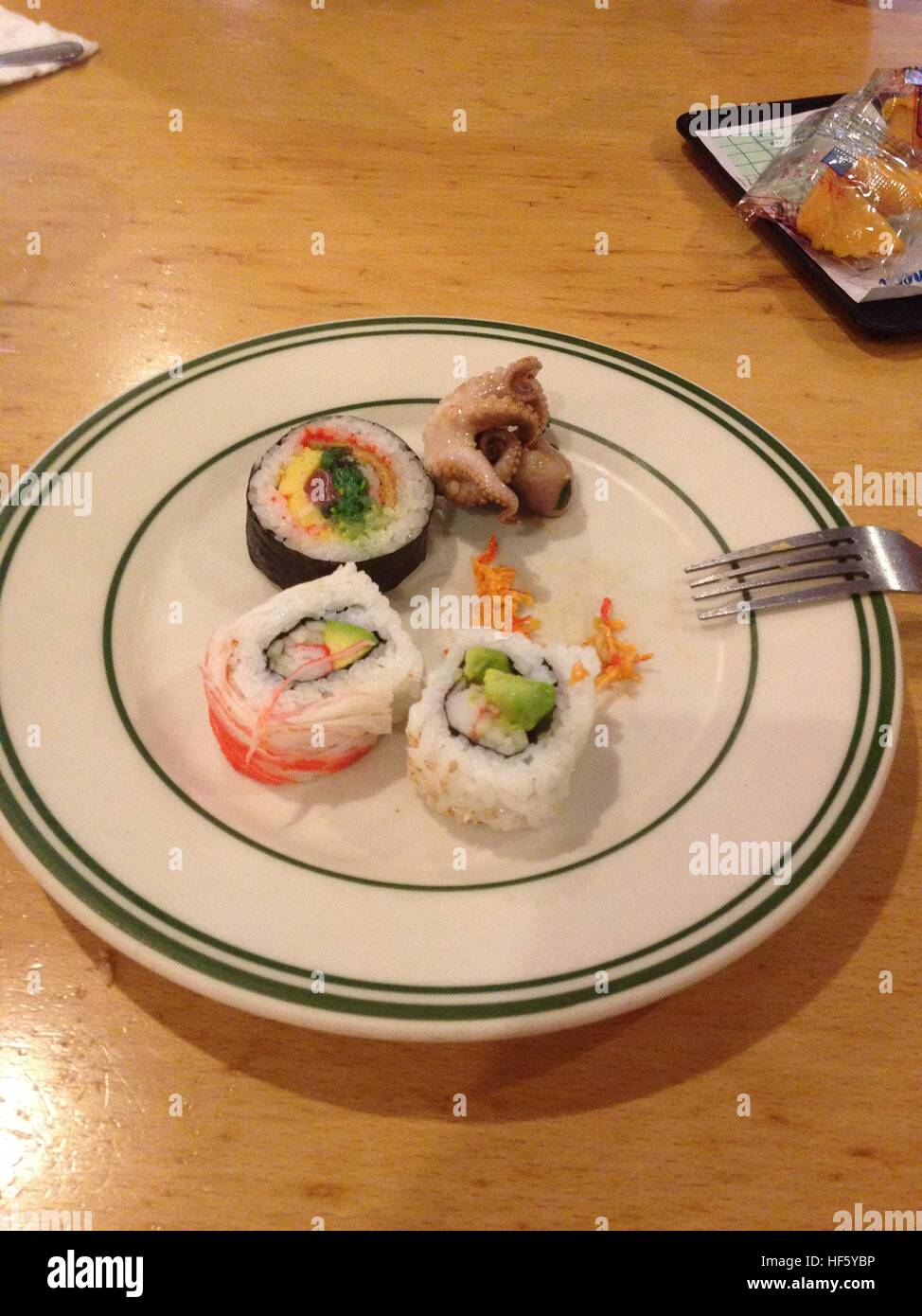 Mangiare Sushi cibo del mare Foto Stock