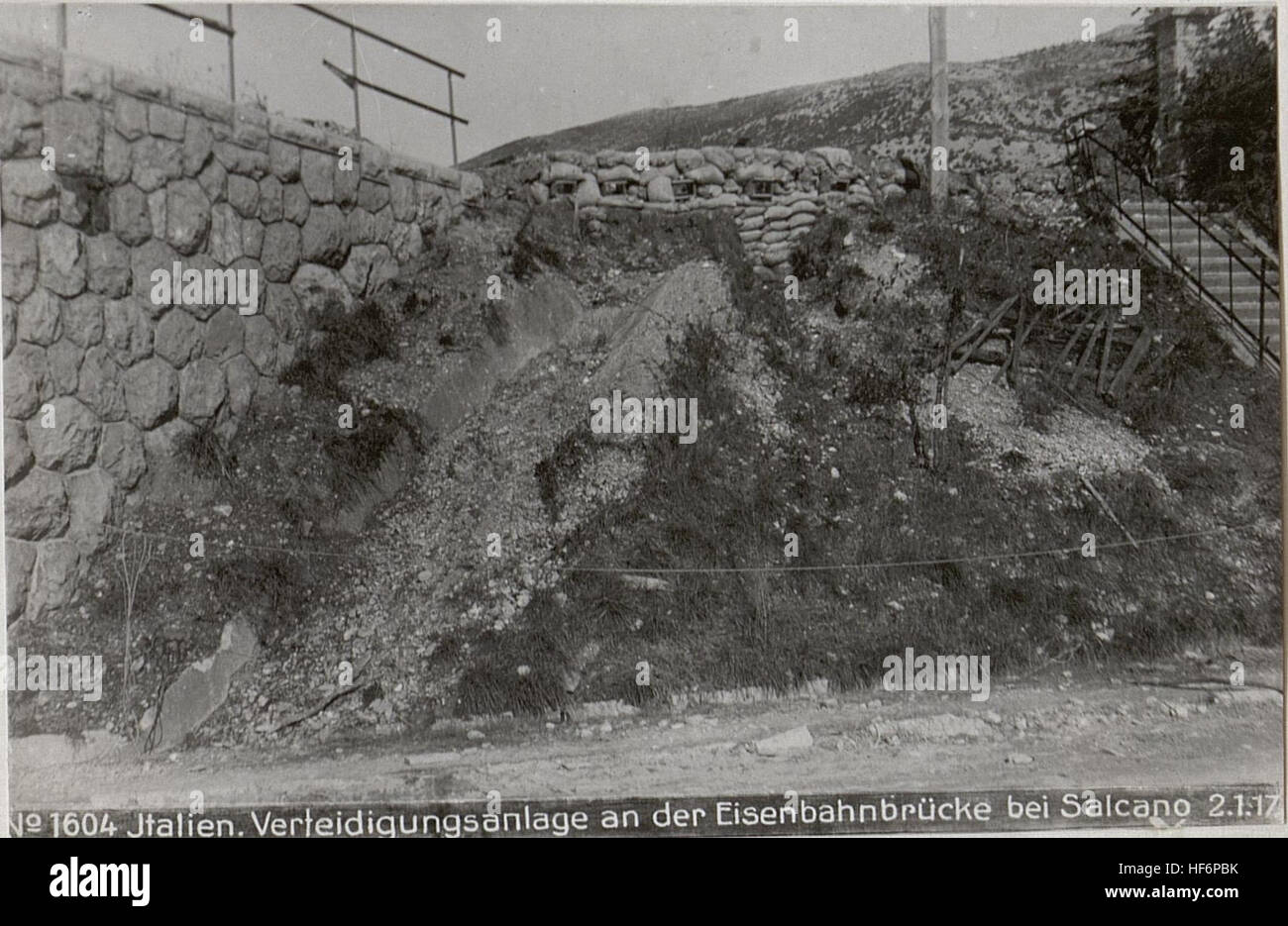 Italien.Verteidigungsanlage an der Eisenbahnbrücke bei Salcano 2.1.17. 15607655) Foto Stock