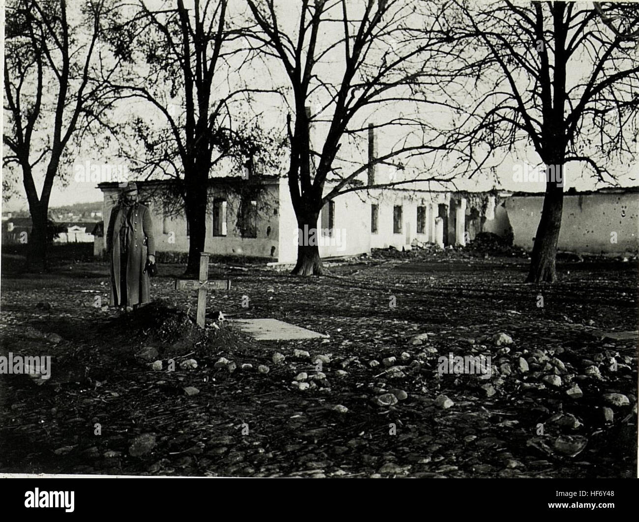 Zerstörtes Pfarrhaus in Loznica, Serbien. 15593638) Foto Stock