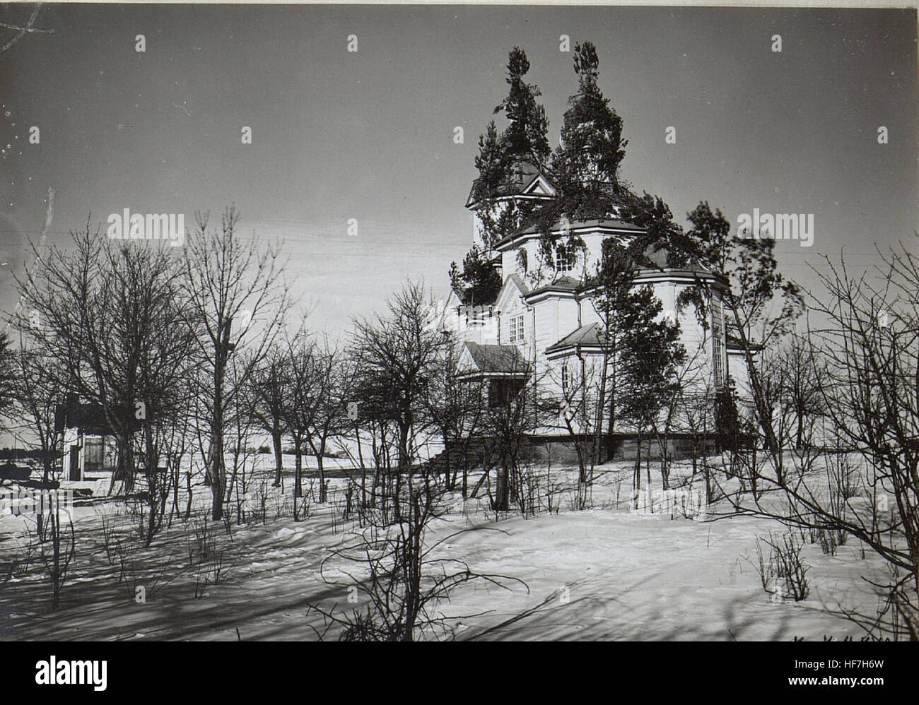 Una fotografia della Maskierte Kirche (Chiesa mascherata) a Ozdzintyczy, scattata durante la prima guerra mondiale. L'immagine fa parte delle collezioni Europeana che documentano il periodo 1914-1918. Foto Stock