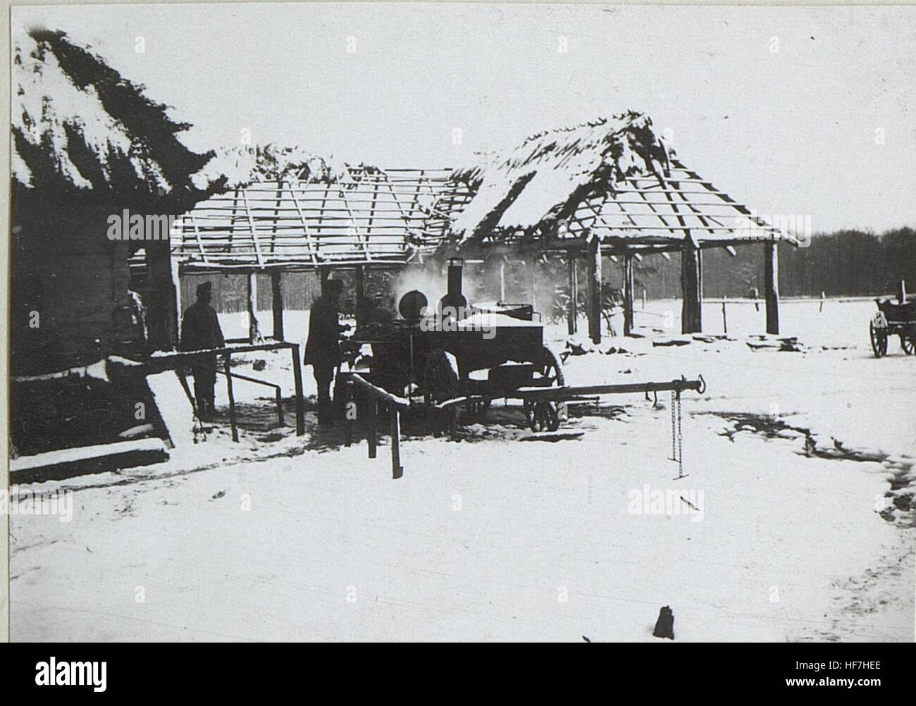 Questa fotografia, 'Feldk,che f.K.K.bei Horodyzcze' della prima guerra mondiale, raffigura un'indagine militare sul campo. Fa parte della collezione Europeana che espone oggetti dal 1914 al 1918, che riflettono gli eventi storici della grande Guerra. Foto Stock