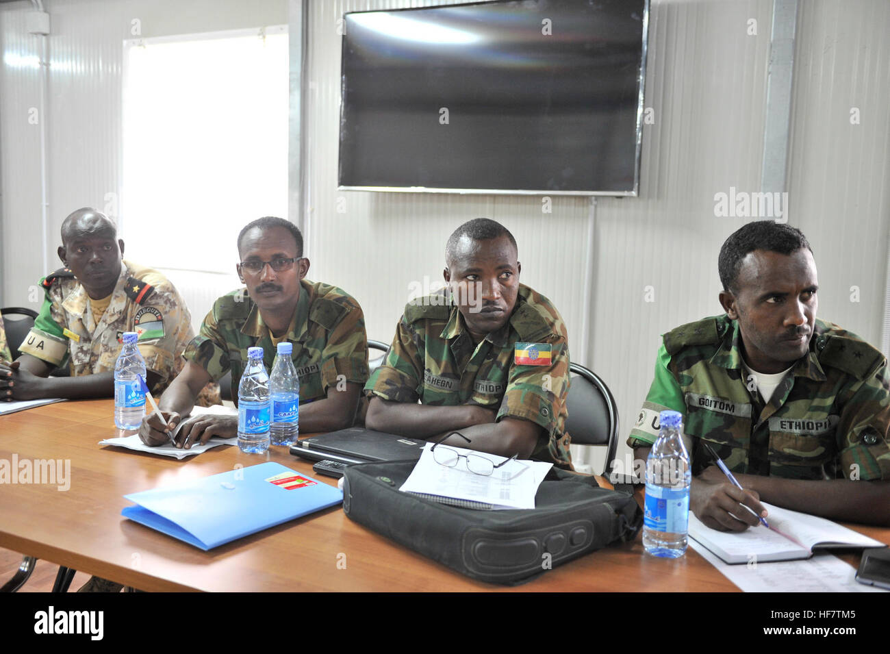 Gli ufficiali militari dell'AMISOM hanno partecipato alla conferenza Engineers Planning tenutasi a Mogadiscio il 12 settembre 2016, discutendo dei progetti di sostegno alle infrastrutture e alla sicurezza in Somalia. Foto Stock