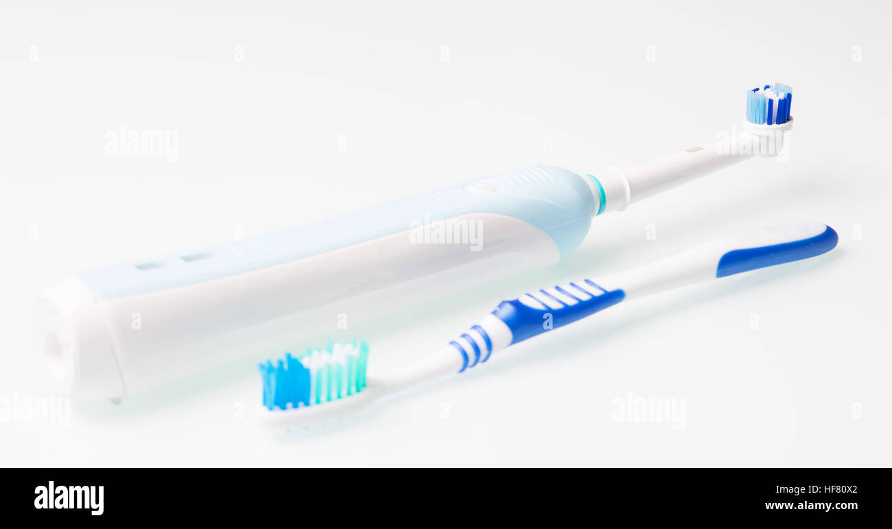 Spazzolino da denti nuovo e vecchio Foto Stock