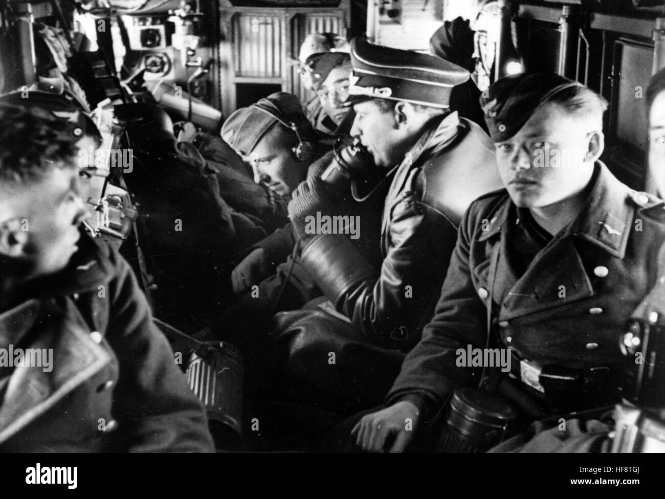 L'immagine della propaganda nazista mostra i soldati tedeschi di Wehrmacht in un aereo trasportatore Junkers Ju 52. Pubblicato nel mese di aprile 1940. Fotoarchiv für Zeitgeschichte - NESSUN SERVIZIO WIRELESS - | utilizzo in tutto il mondo Foto Stock