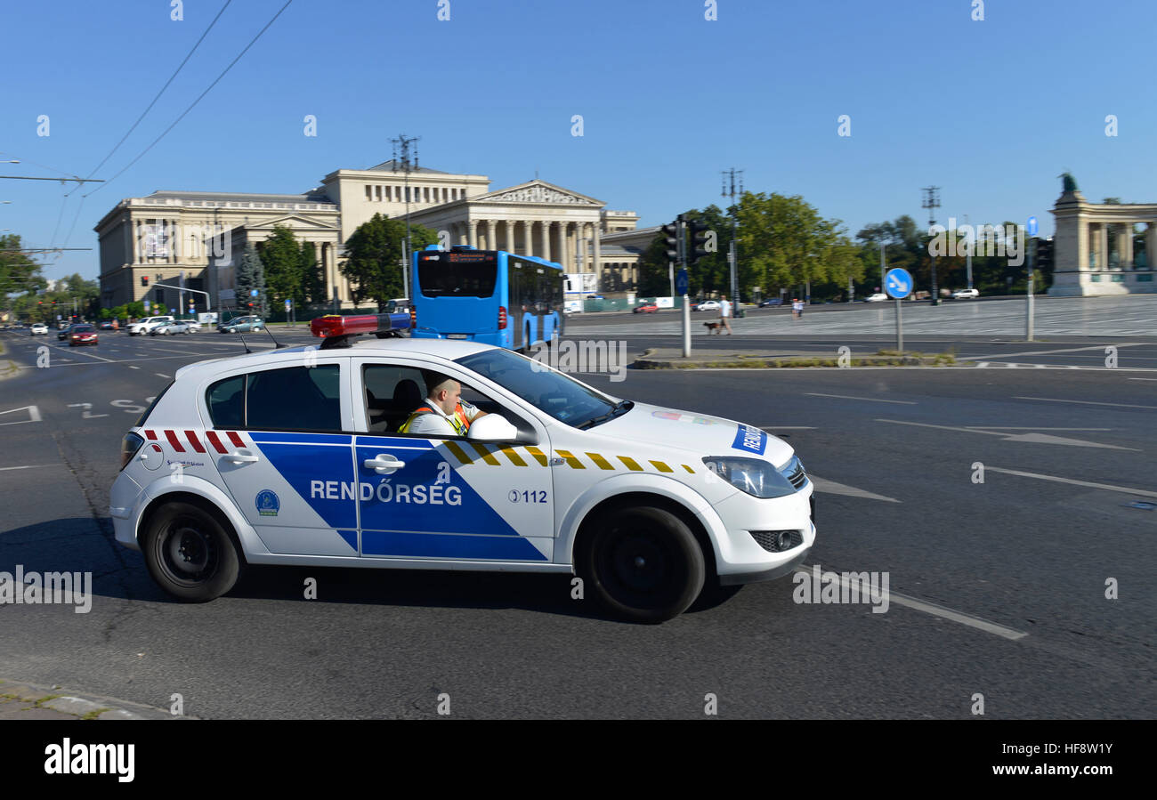 Polizeiauto, Heldenplatz, Budapest, Ungarn, auto della polizia, posto eroico, ungherese Foto Stock