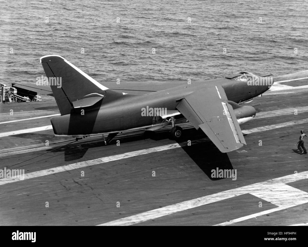 Mimetizzati KA-3B sulla USS Kitty Hawk (CVA-63) c1965 Foto Stock