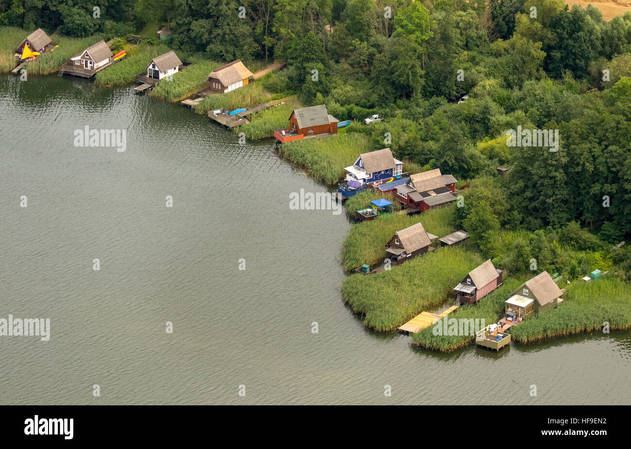 Vista aerea, boathouses sul Lago di Cracovia, Cracovia Regione dei Laghi, Meclemburgo Lake District, Meclemburgo-Pomerania Occidentale, Germania Foto Stock