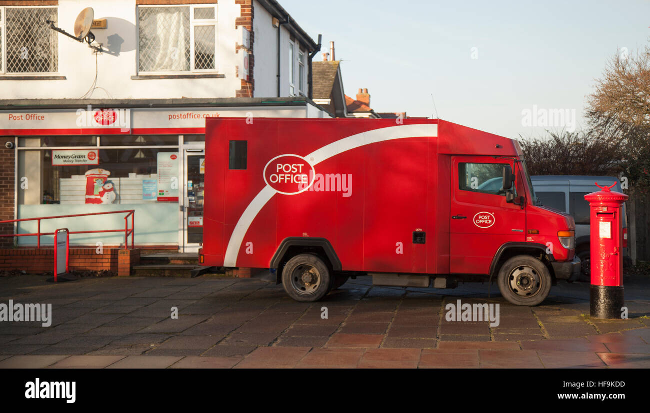 Post Office furgoni, cassa di sicurezza in transito veicolo e casella postale, Southport, Merseyside, Regno Unito Foto Stock