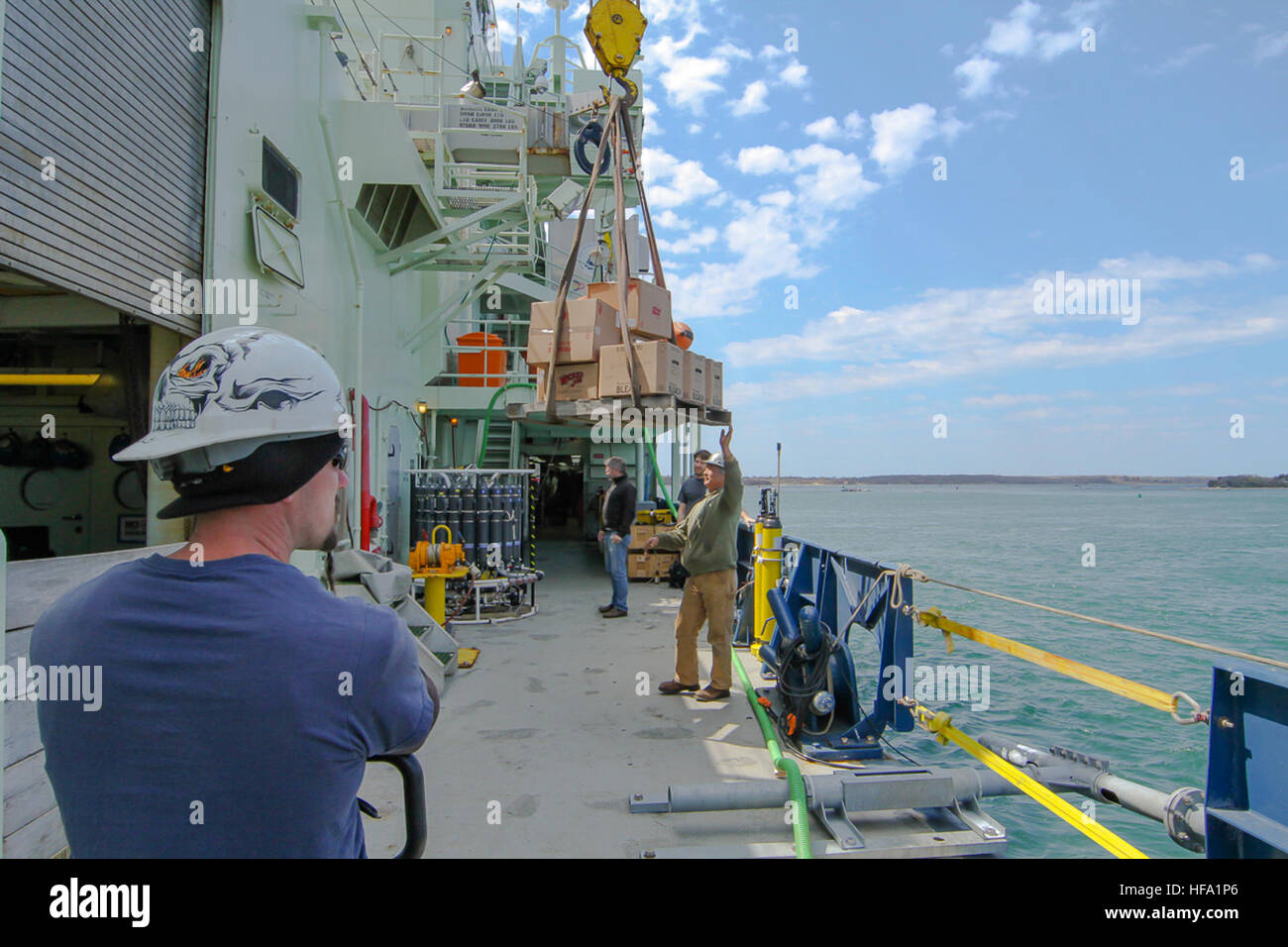 Il saggio fotografico NAAMES (North Atlantic Aerosols and Marine Ecosystems Study) ha catturato vari aspetti della ricerca in corso della NASA sugli ecosistemi marini e sugli impatti aerosol nel Nord Atlantico. Foto Stock