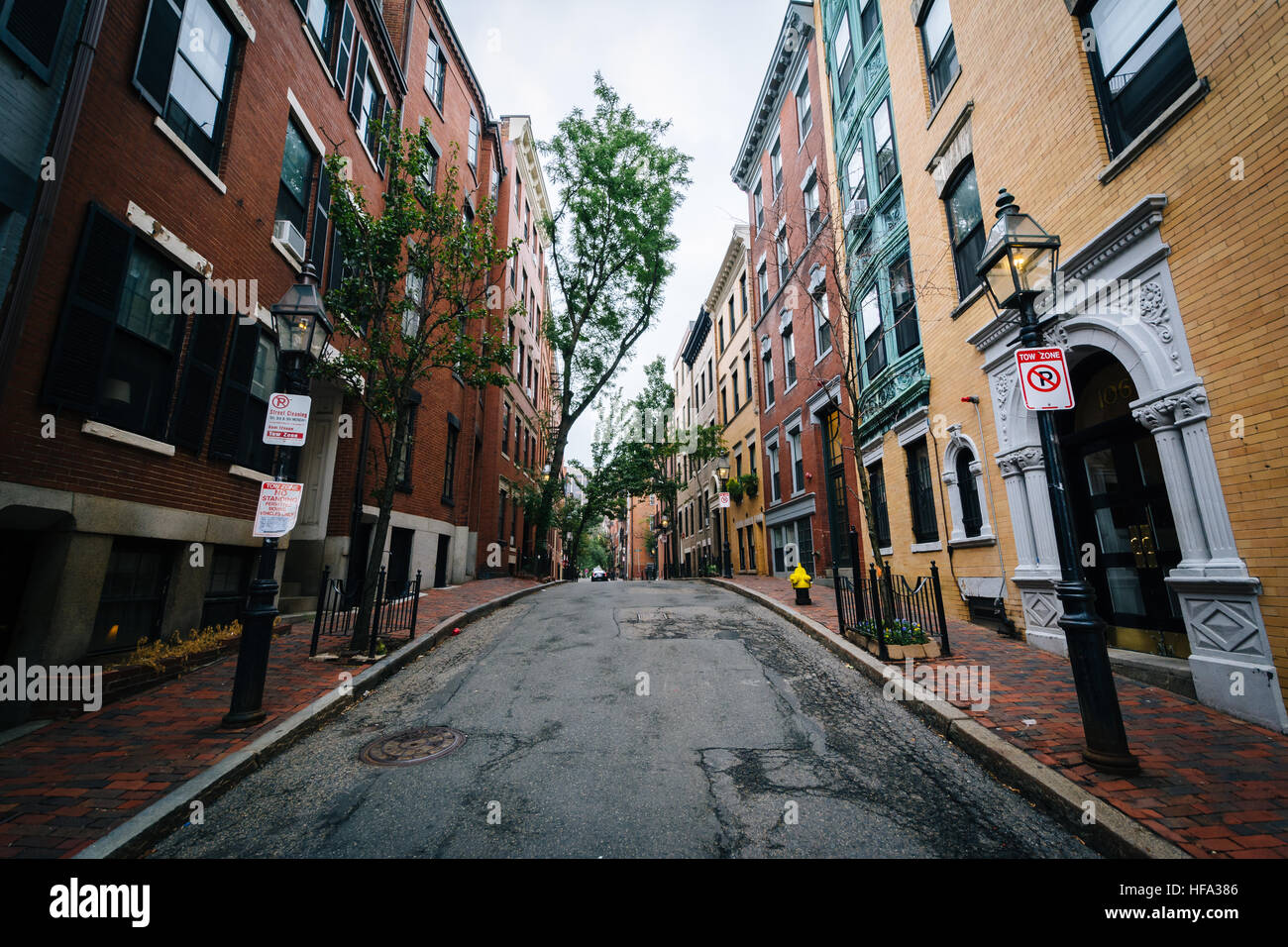 Street e di edifici storici di Beacon Hill, Boston, Massachusetts. Foto Stock