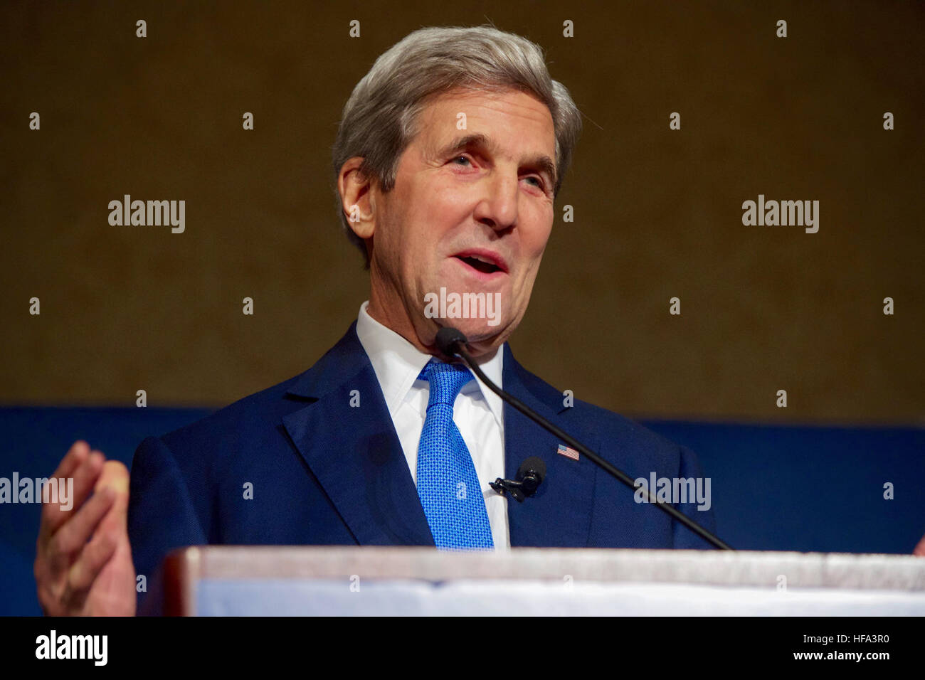 Stati Uniti Il segretario di Stato John Kerry offre un discorso di diplomazia oggi per oltre 1.500 soci e amici del Chicago Consiglio su questioni globali su ottobre 26, 2016 a Chicago Hilton Hotel di Chicago, Illinois. Foto Stock