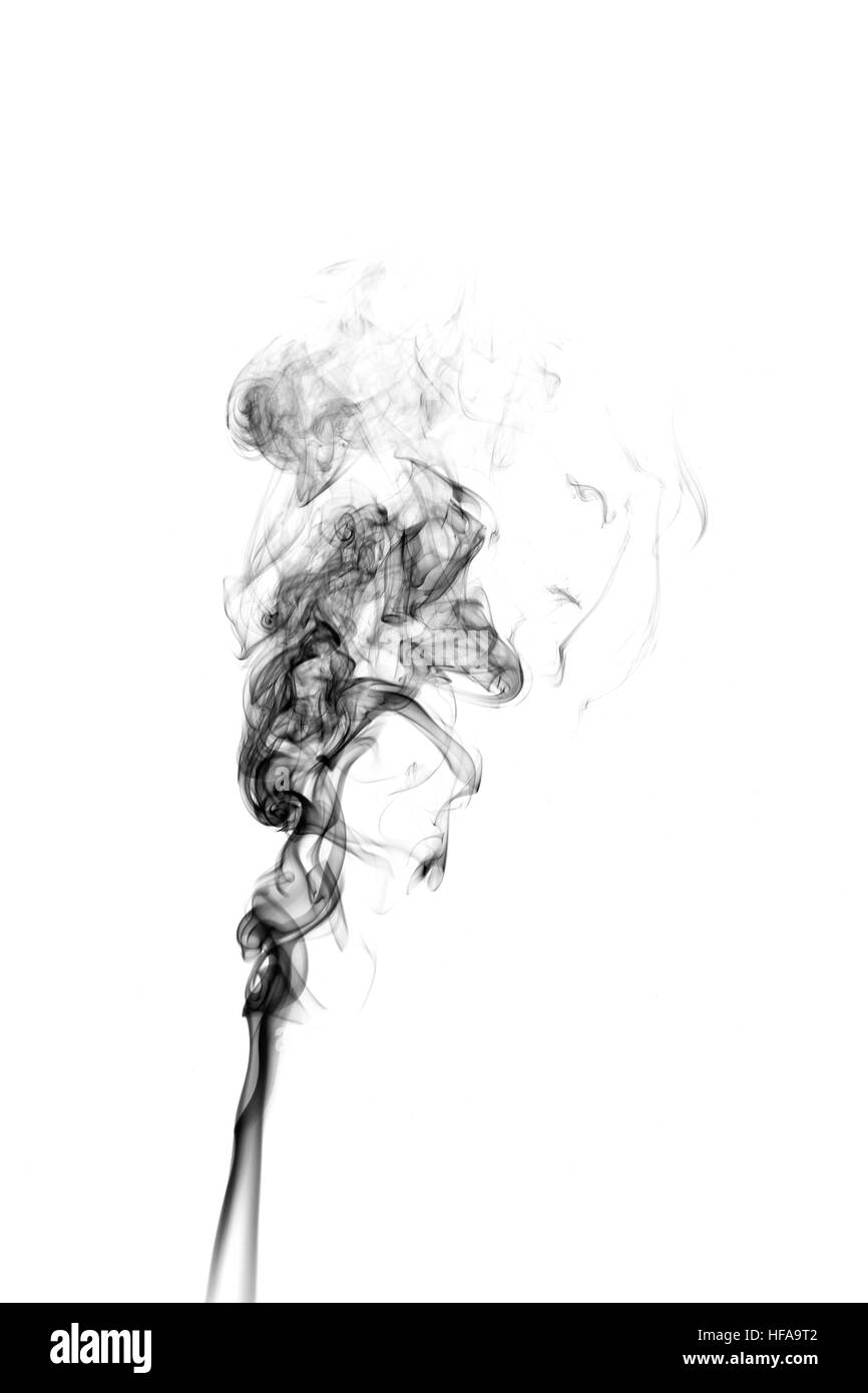 Fumo nero che sale isolato su sfondo bianco Foto Stock
