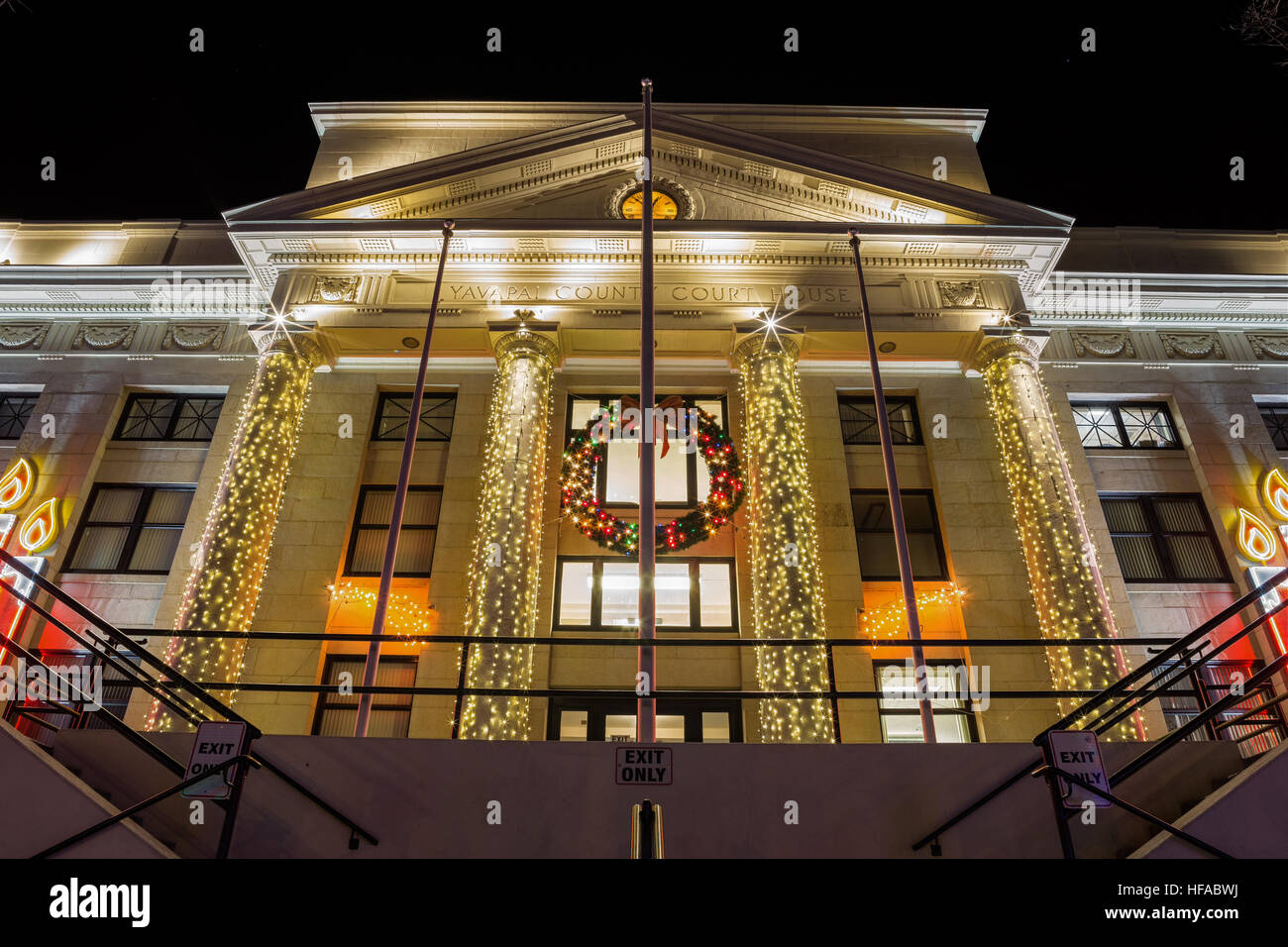 Luci di Natale nella piazza del tribunale della contea di Yavapai a Prescott, Arizona Foto Stock