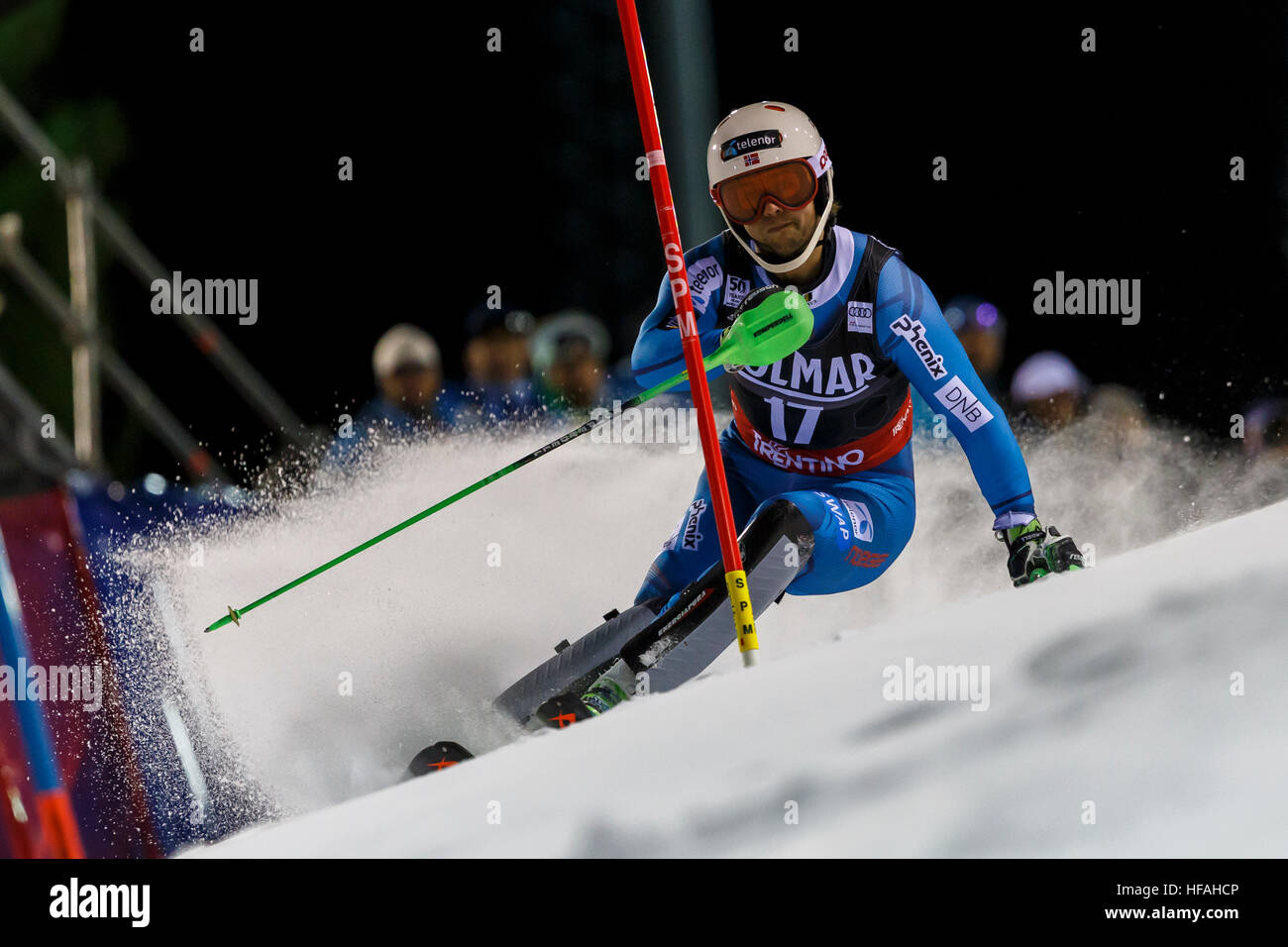 Madonna di Campiglio, Italia 22 dicembre 2016. FOSS-SOLEVAAG Sebastian (NOR) competere nel Audi FIS Coppa del Mondo di Sci Alpino Slalom Speciale maschile Foto Stock
