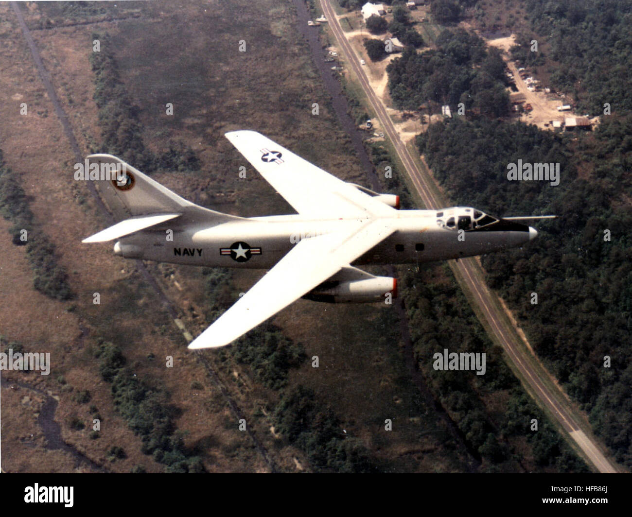 Douglas VA-3B Skywarrior in volo vicino a Kitty Hawk Foto Stock