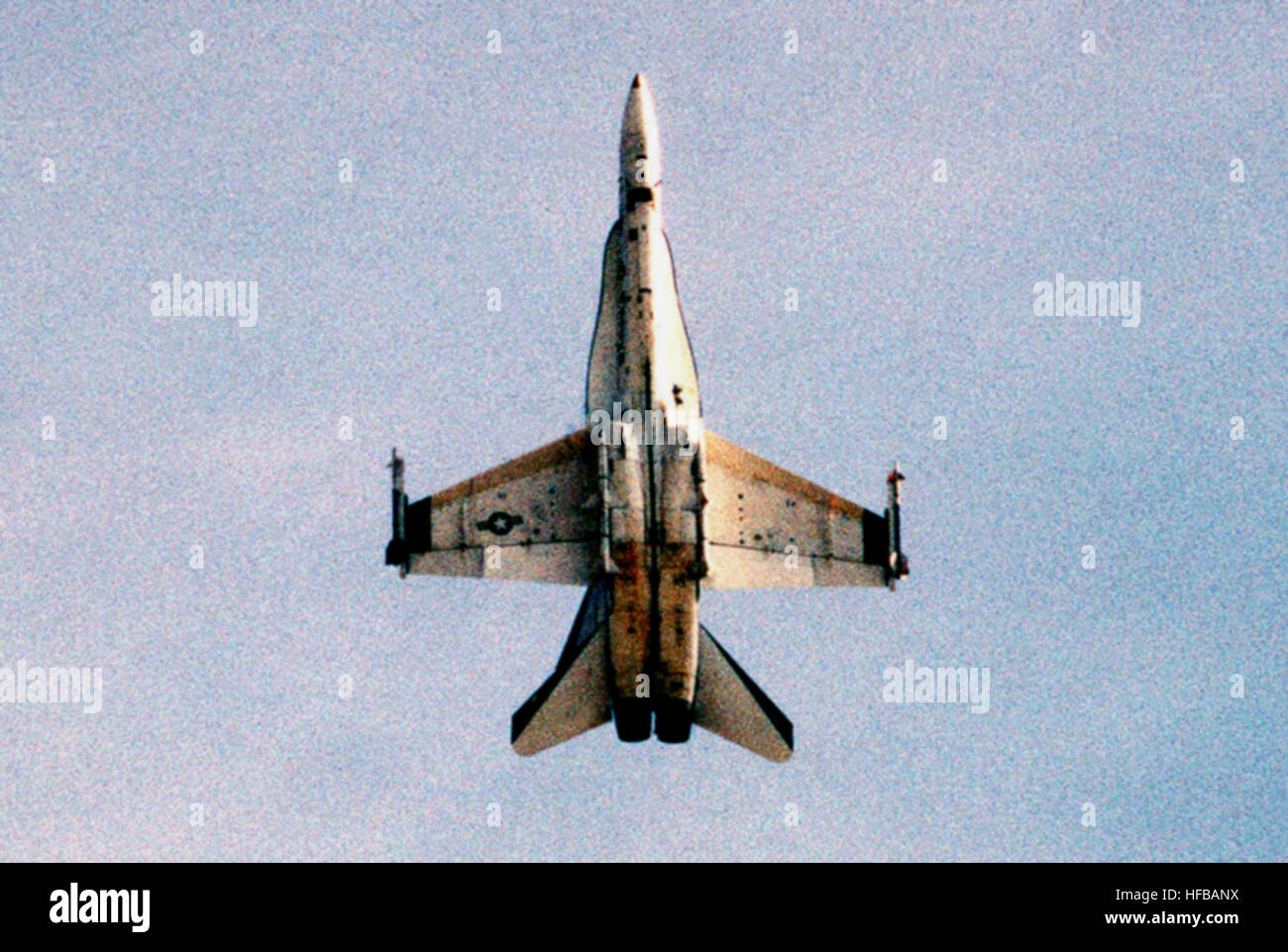 F-18B prototipo parte inferiore su NAS Patuxent River 1981 Foto Stock