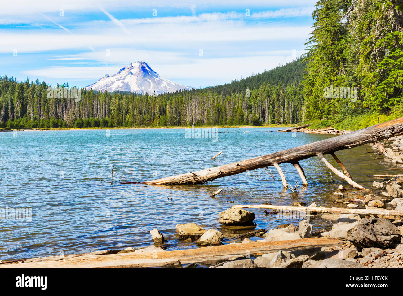 Montare il cofano sopra il lago di rana, lungo il Mt.il cofano autostrada (U.S. 26) vicino alla città di governo Camp, Oregon in Klakamas County. Foto Stock