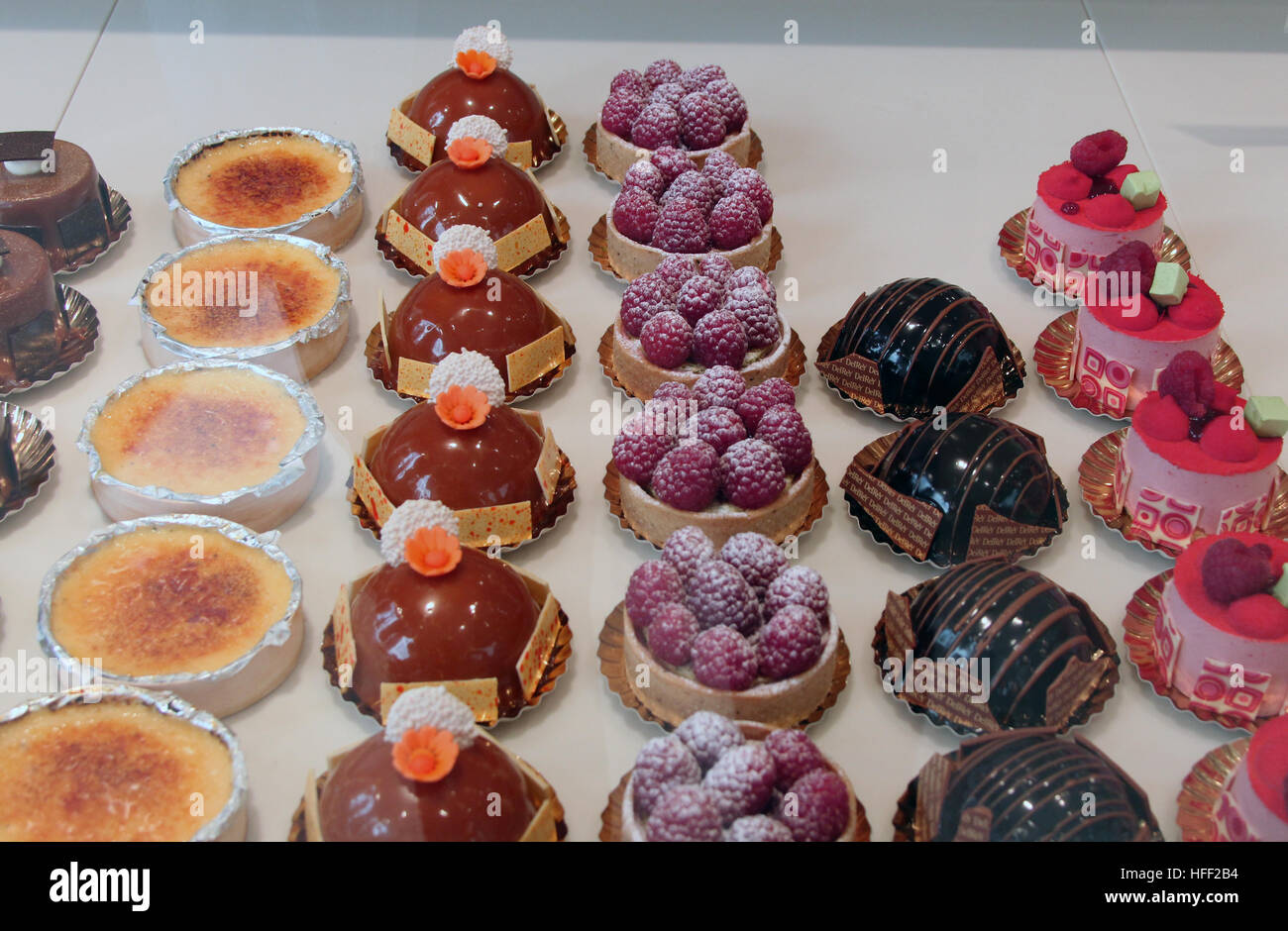 Belgio La pasticceria di Anversa guardare delizioso, come essi gusto e sono disponibili in tutta la città. Foto Stock