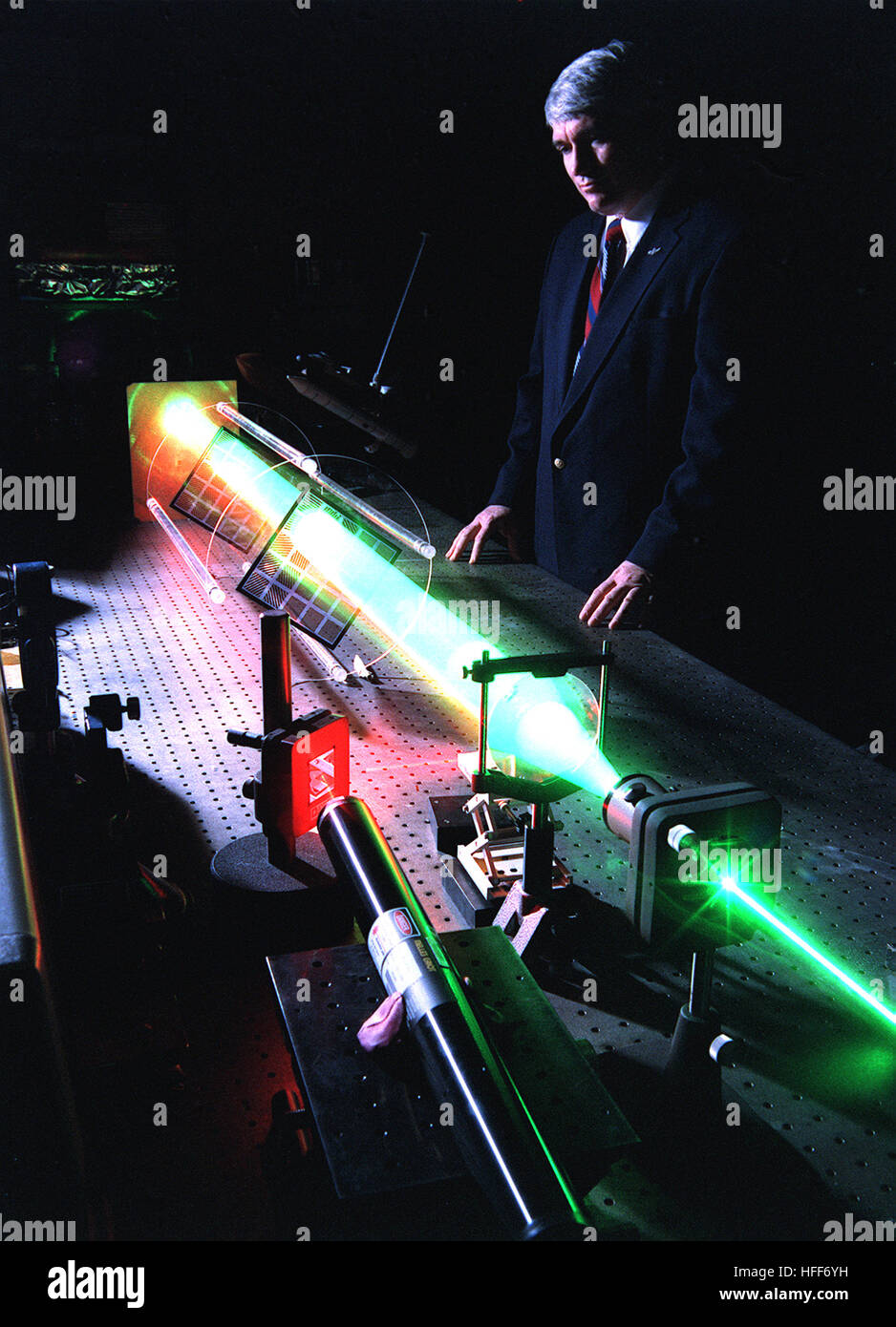 Il telescopio di Fourier, utilizzato per le osservazioni astronomiche, utilizza il principio dell'analisi di Fourier per catturare la luce da stelle e galassie distanti. Fornisce dati preziosi per lo studio dello spazio e dei corpi celesti. Foto Stock