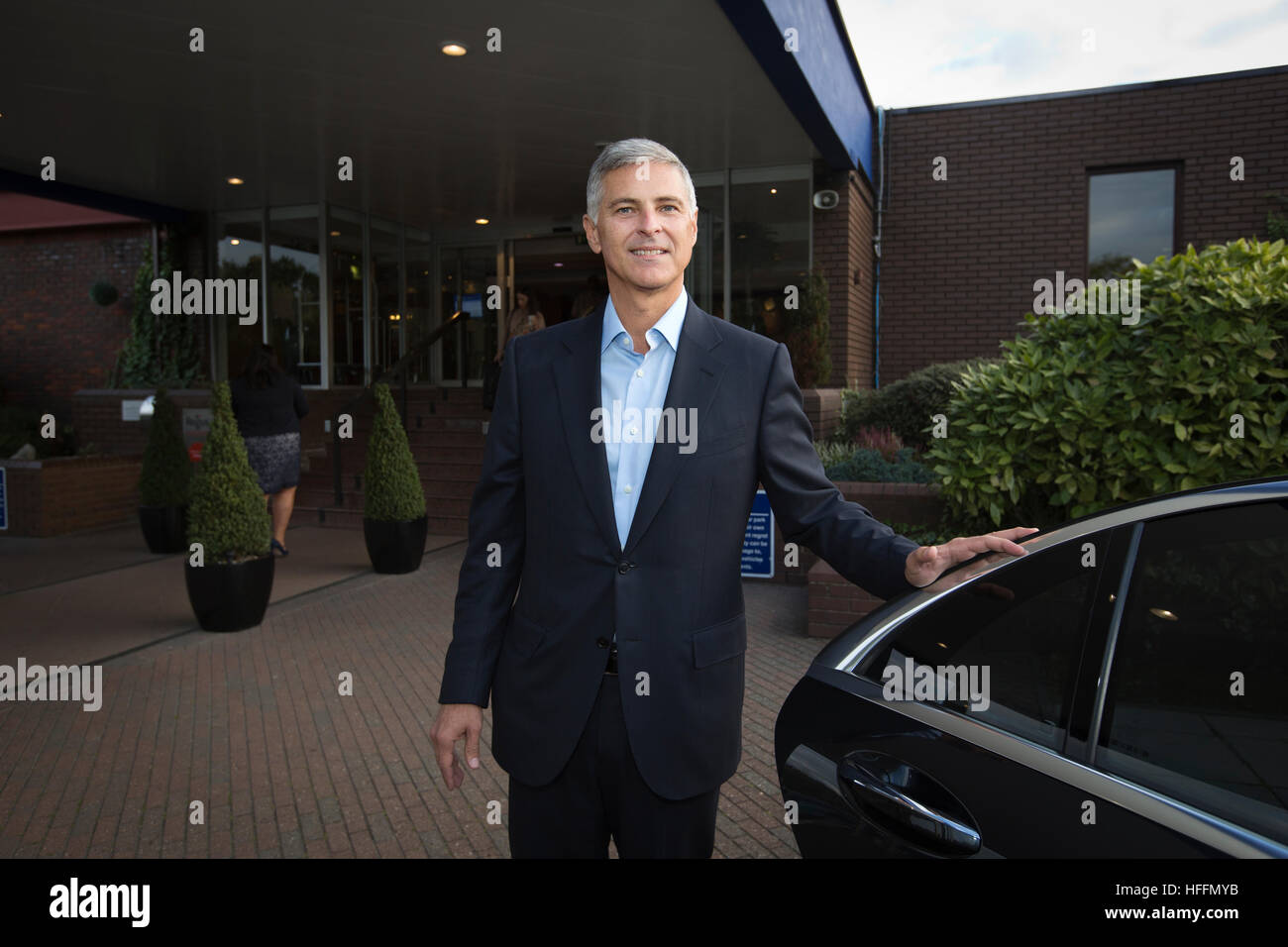 Chris Nassetta, Presidente e CEO di Hilton Worldwide, fotografata al di fuori del Watford Hilton Hotel, durante una visita in Inghilterra, Regno Unito Foto Stock