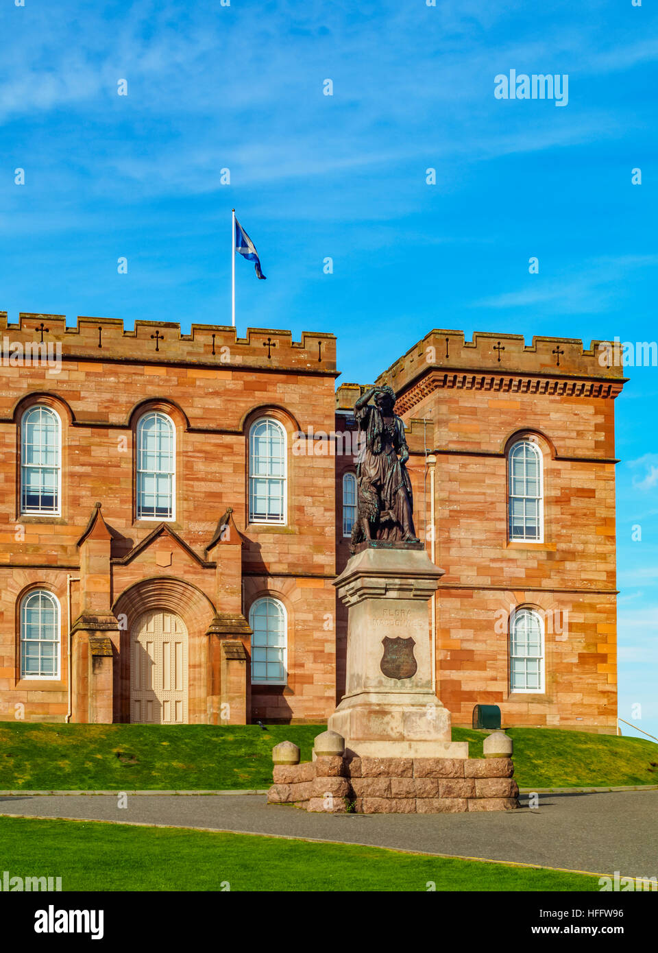 Regno Unito, Scozia, vista del castello di Inverness. Foto Stock