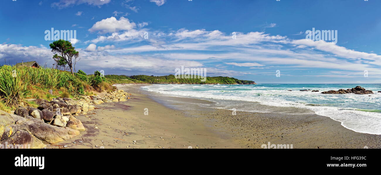 Idillica spiaggia sabbiosa, Beach Road a Charleston, mare west coast, a Southland, Nuova Zelanda Foto Stock